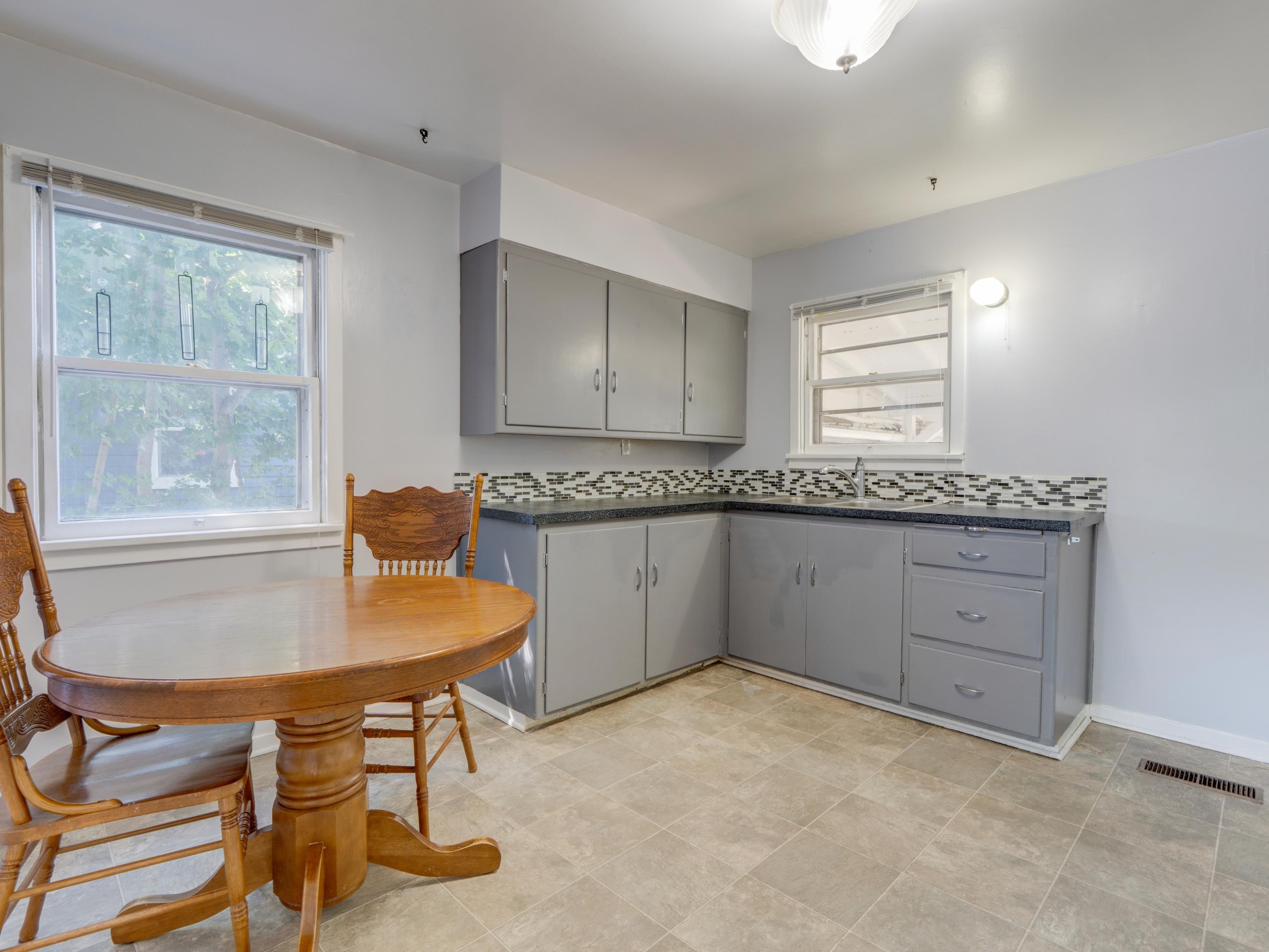310 N 6th St - Photo 16