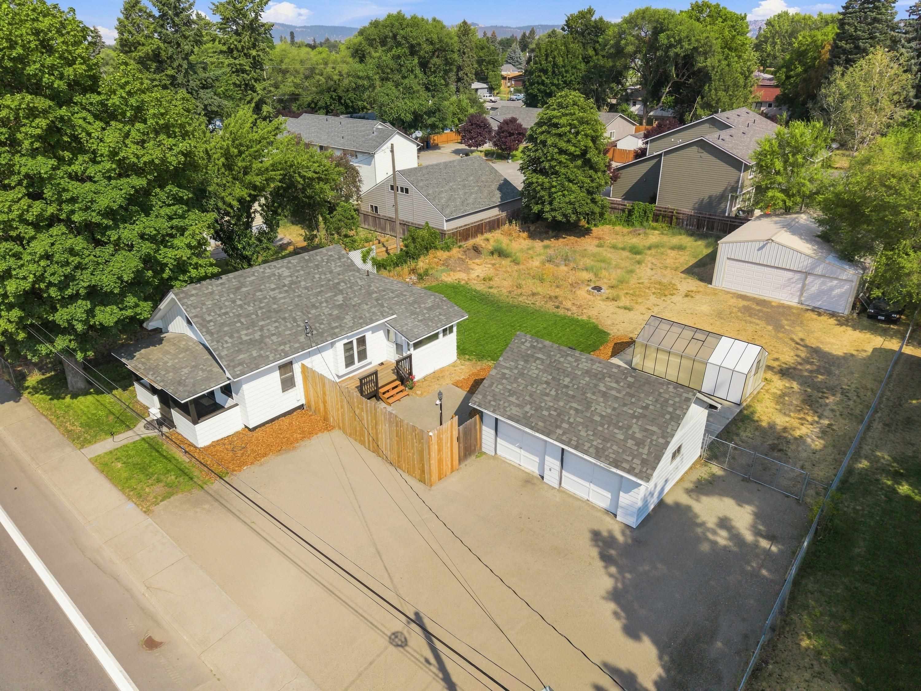 10319 E Broadway Ave - Photo 3