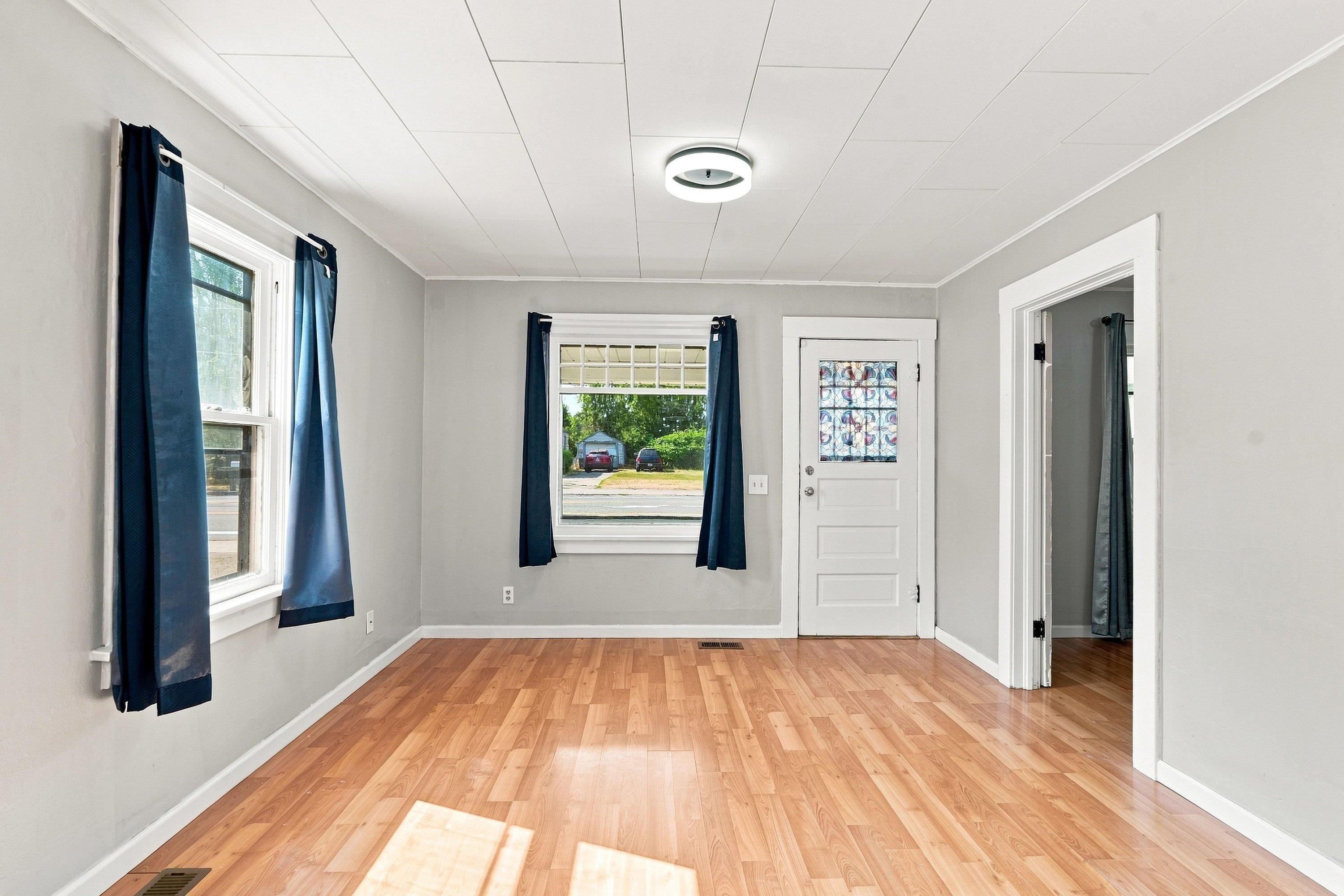 10319 E Broadway Ave - Photo 11