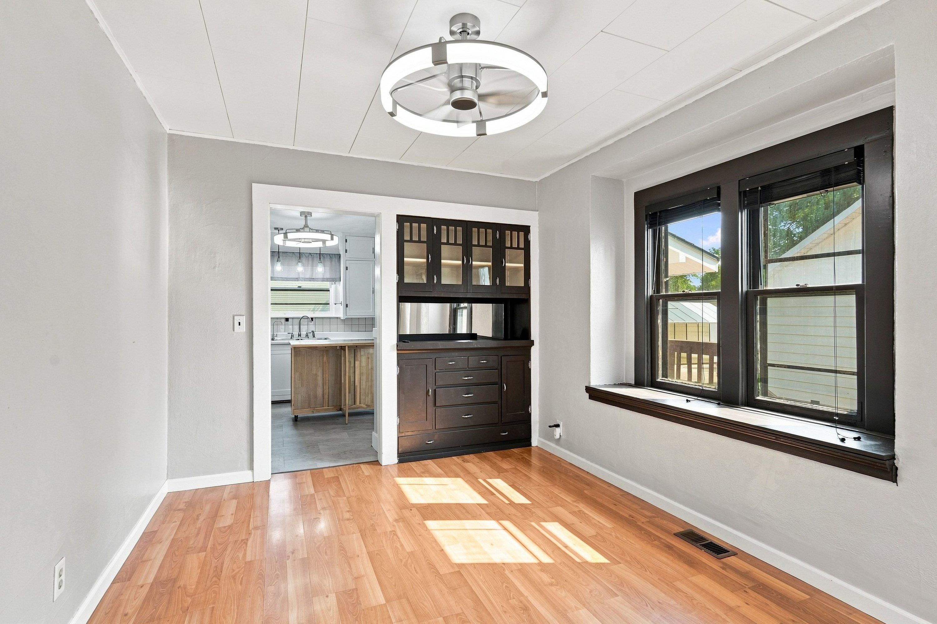 10319 E Broadway Ave - Photo 12