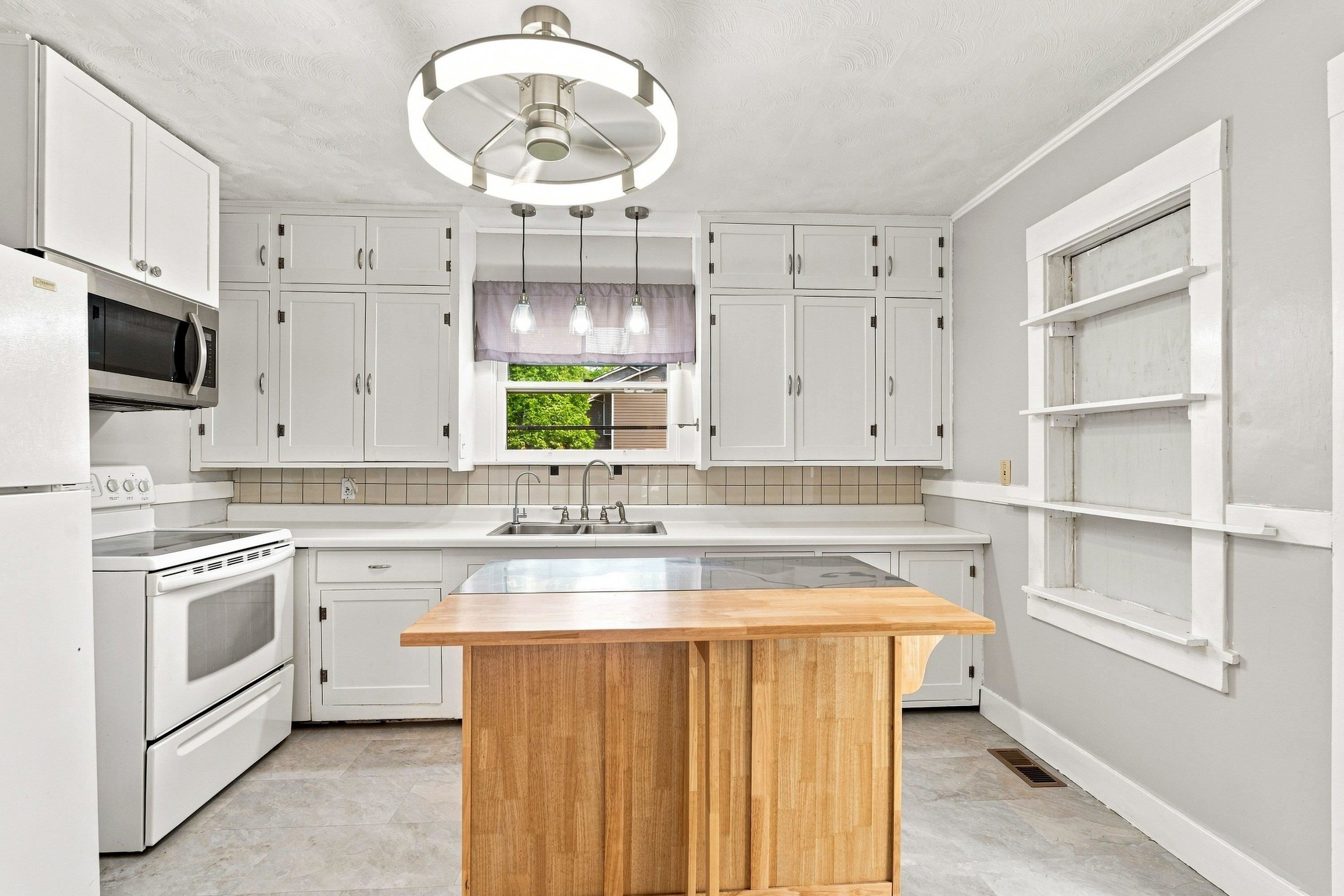 10319 E Broadway Ave - Photo 14