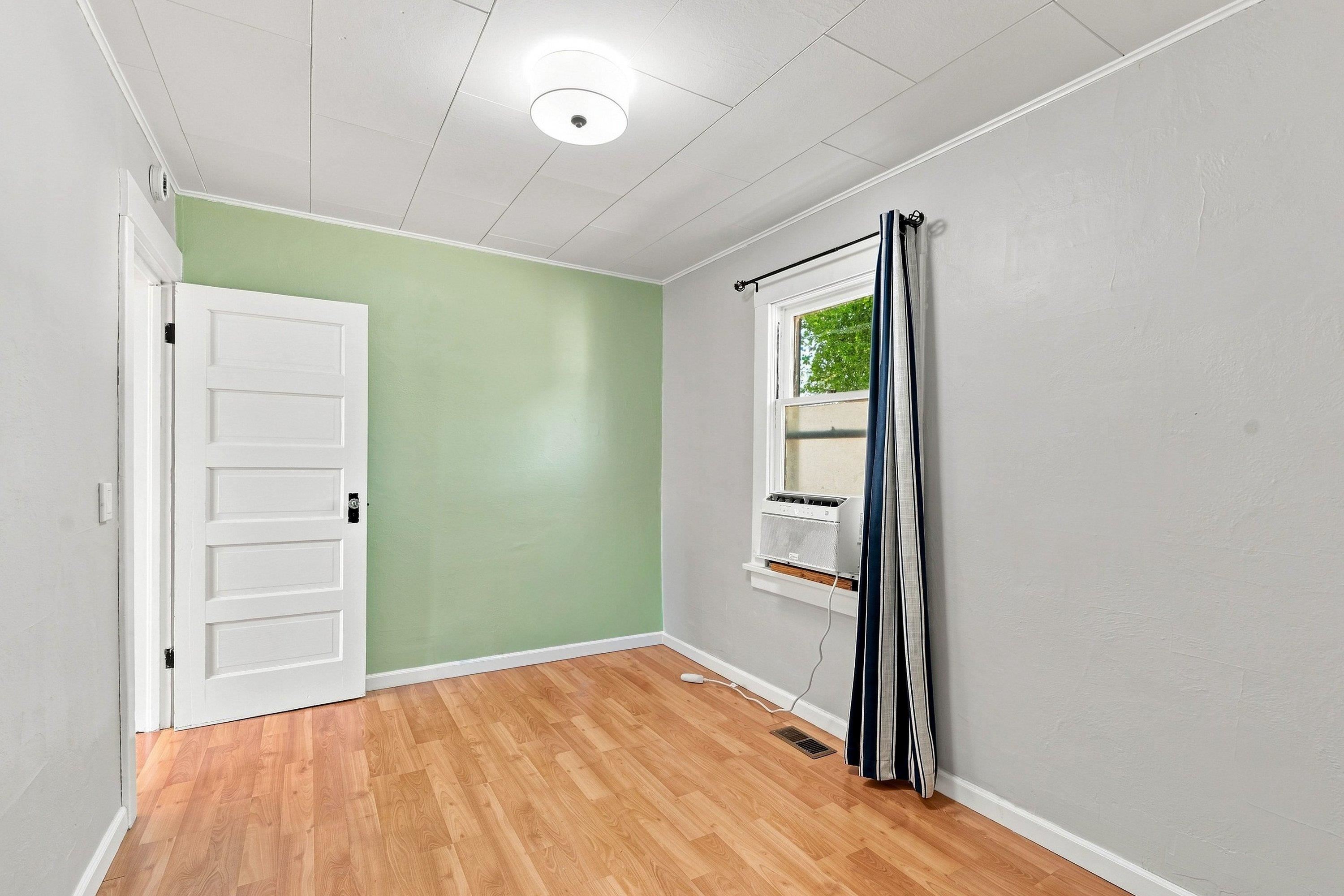 10319 E Broadway Ave - Photo 19