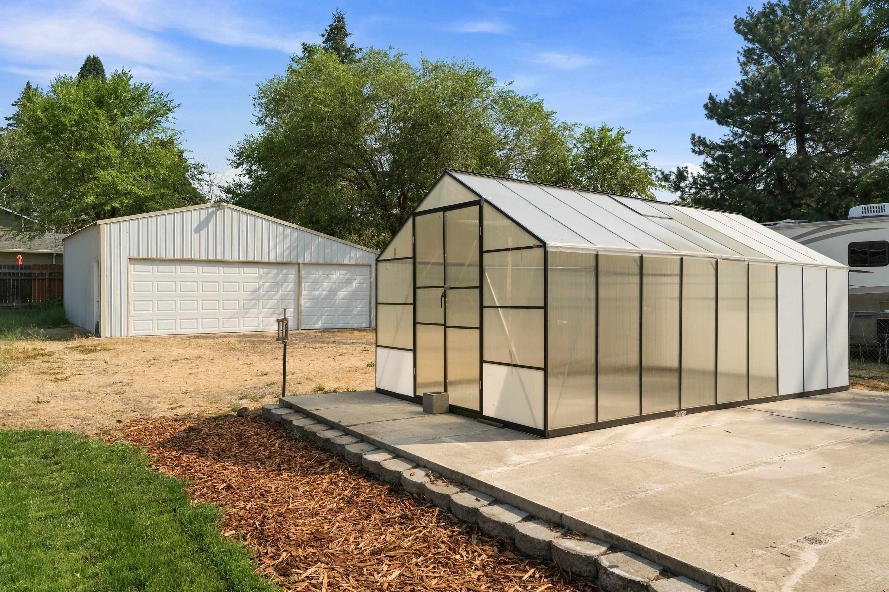 10319 E Broadway Ave - Photo 4