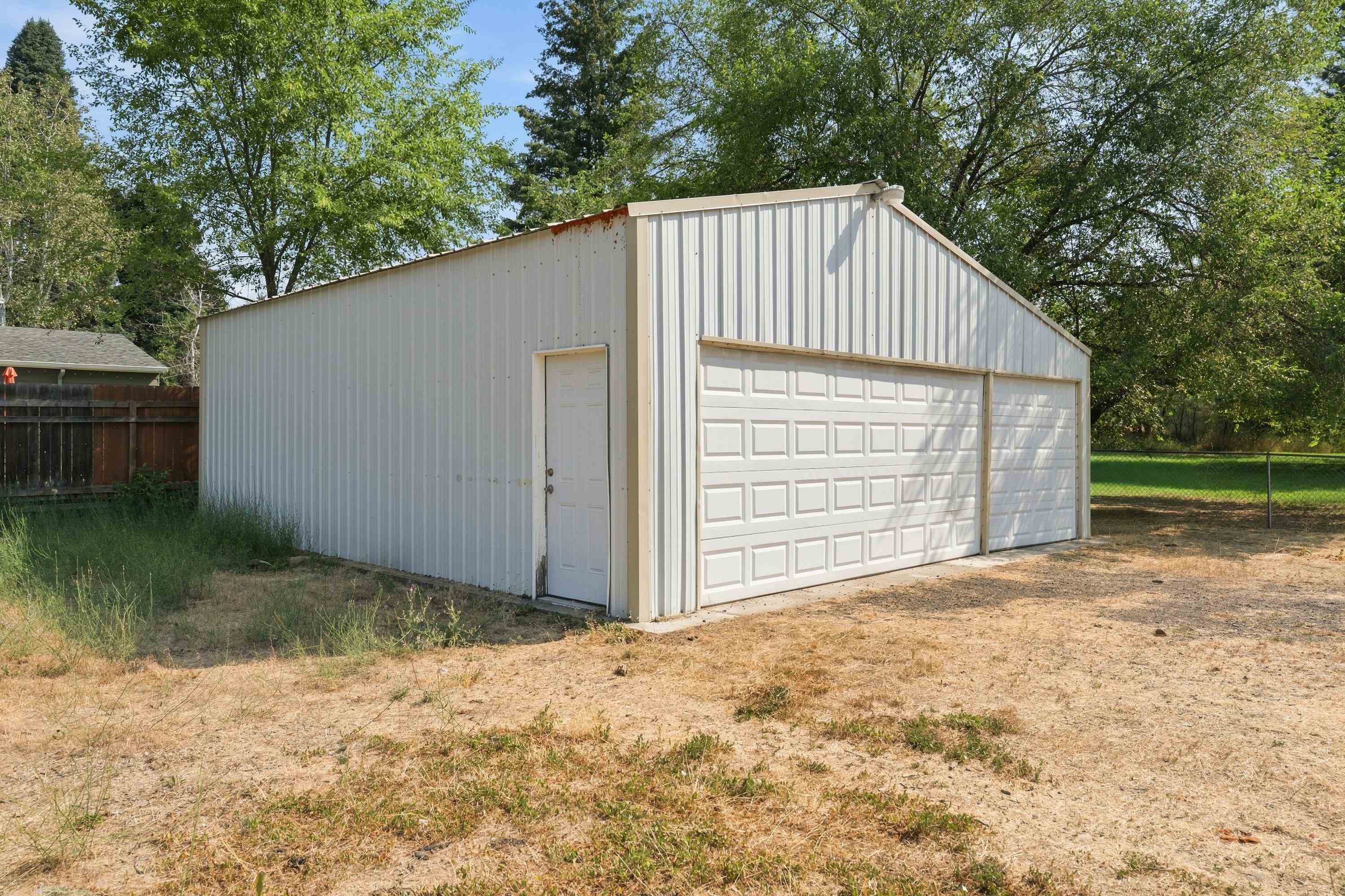 10319 E Broadway Ave - Photo 37