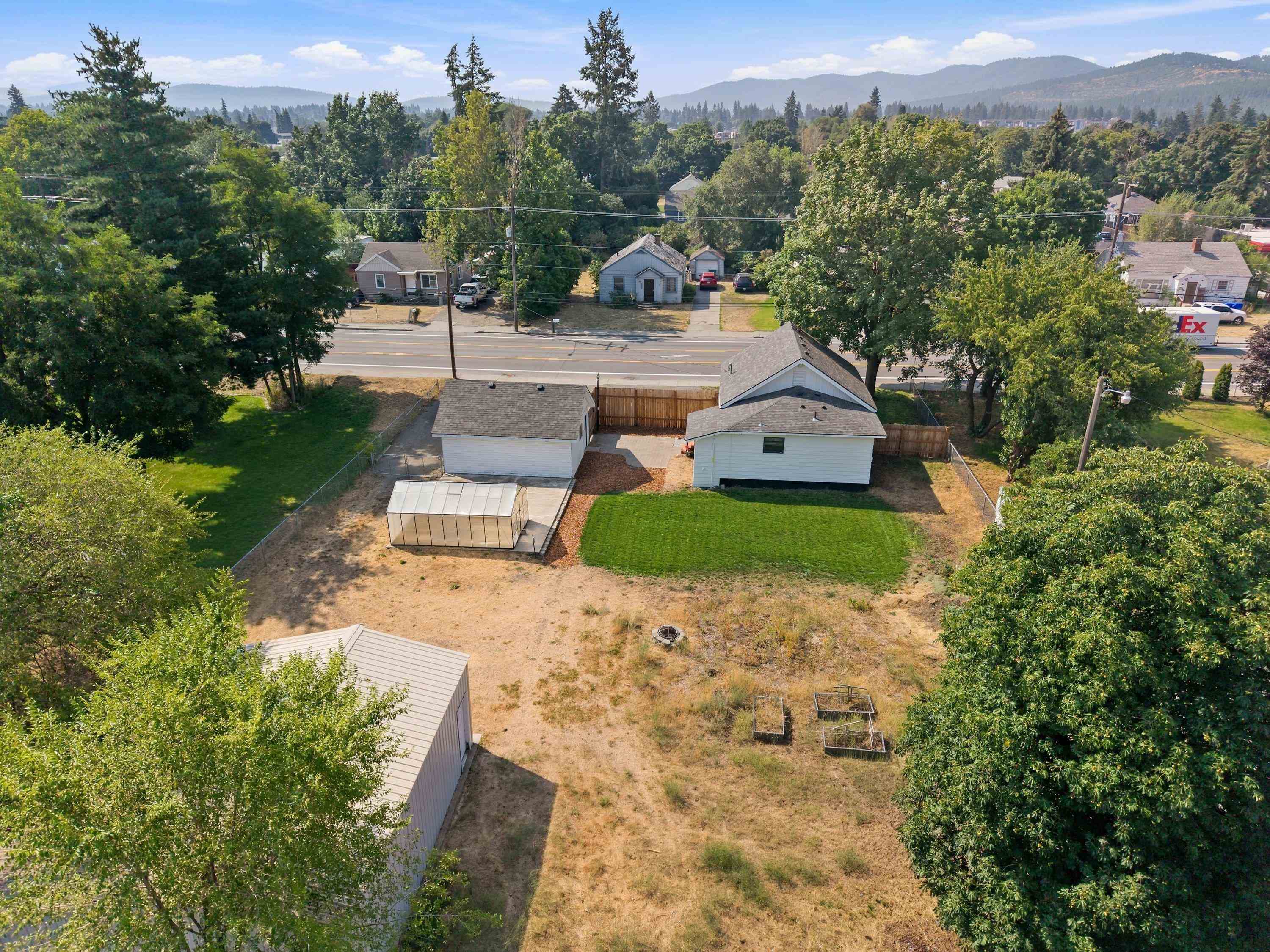 10319 E Broadway Ave - Photo 41