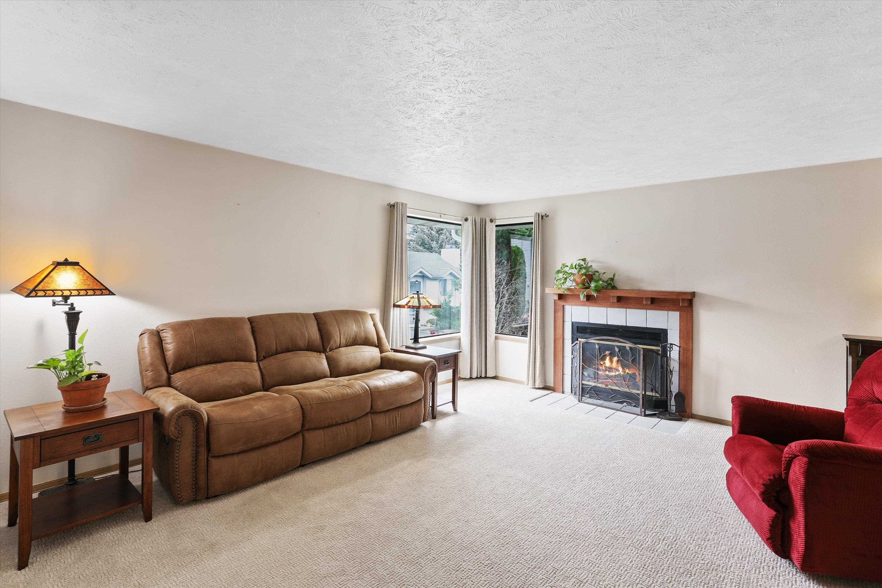 938 E Calkins Dr - Photo 4
