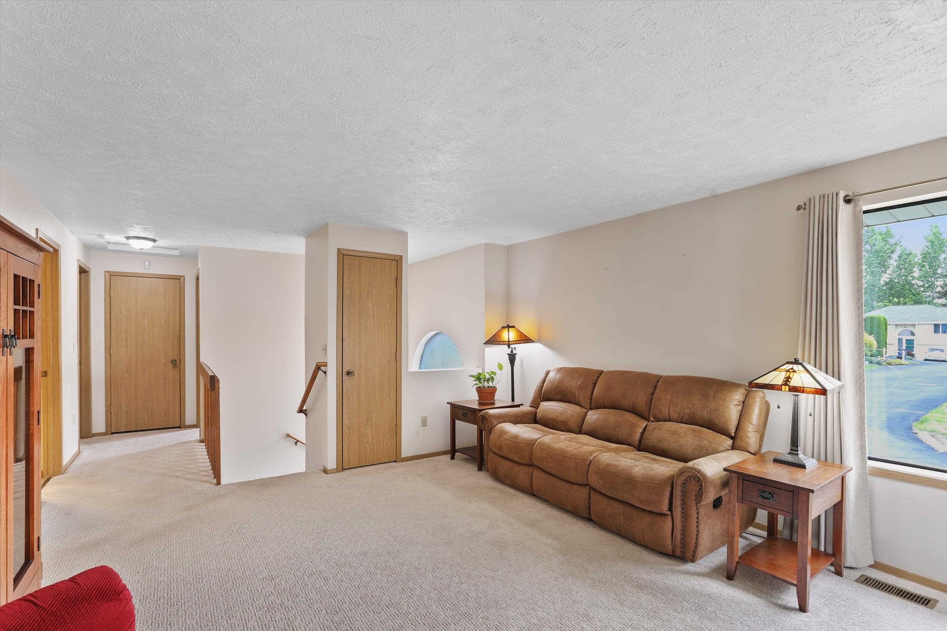 938 E Calkins Dr - Photo 5