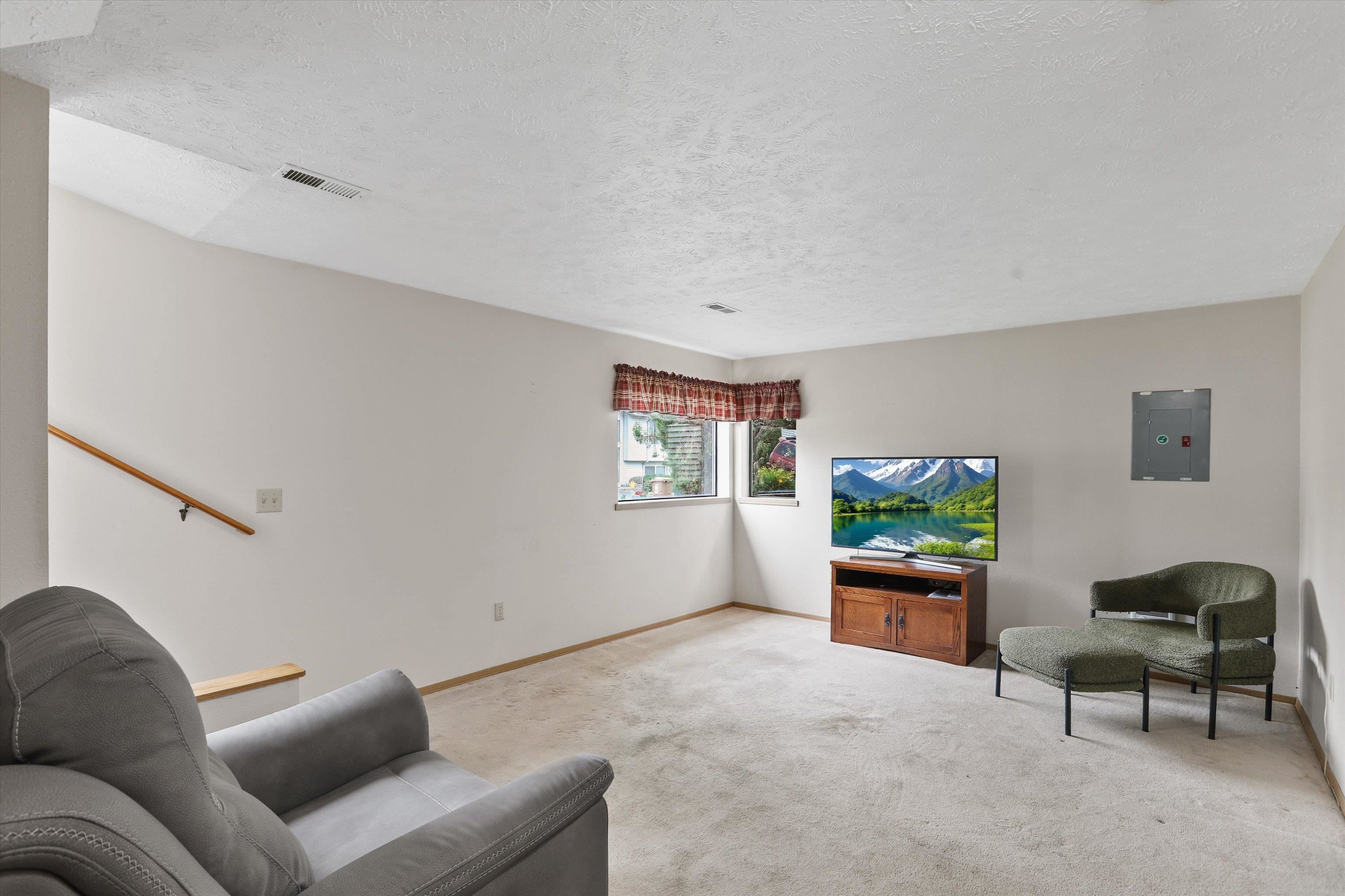 938 E Calkins Dr - Photo 16