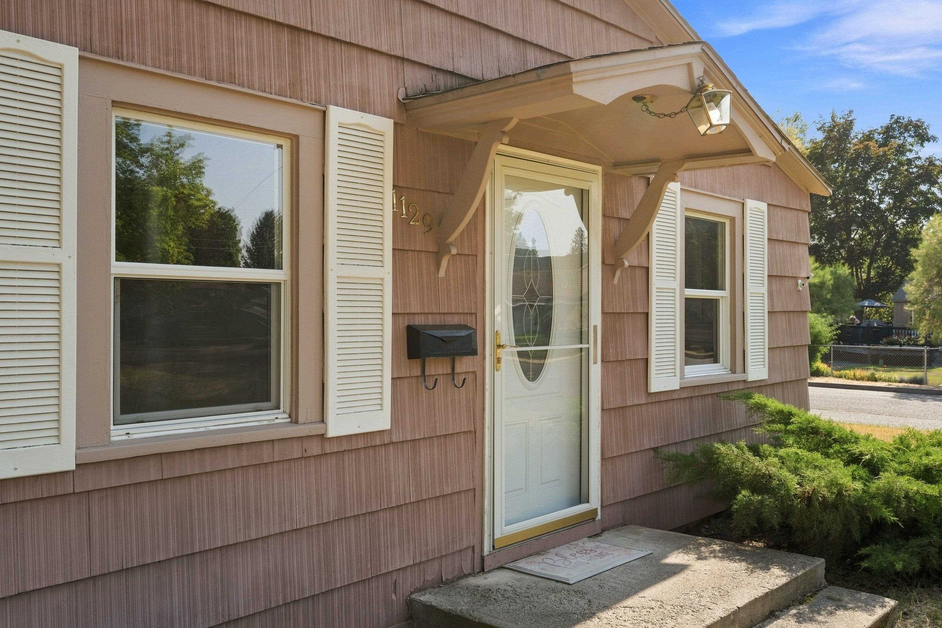 1129 W Bismark Ave - Photo 3