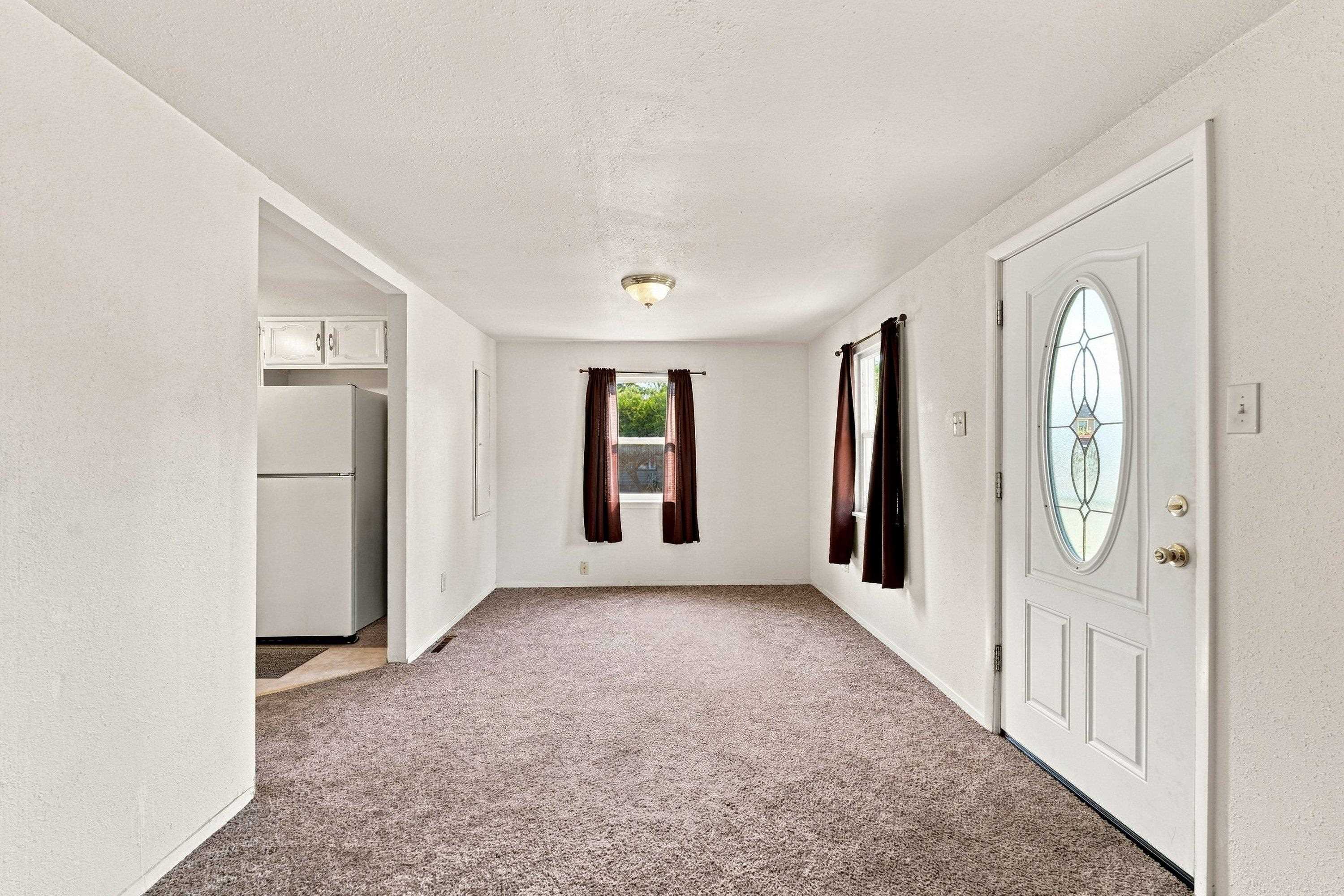 1129 W Bismark Ave - Photo 5