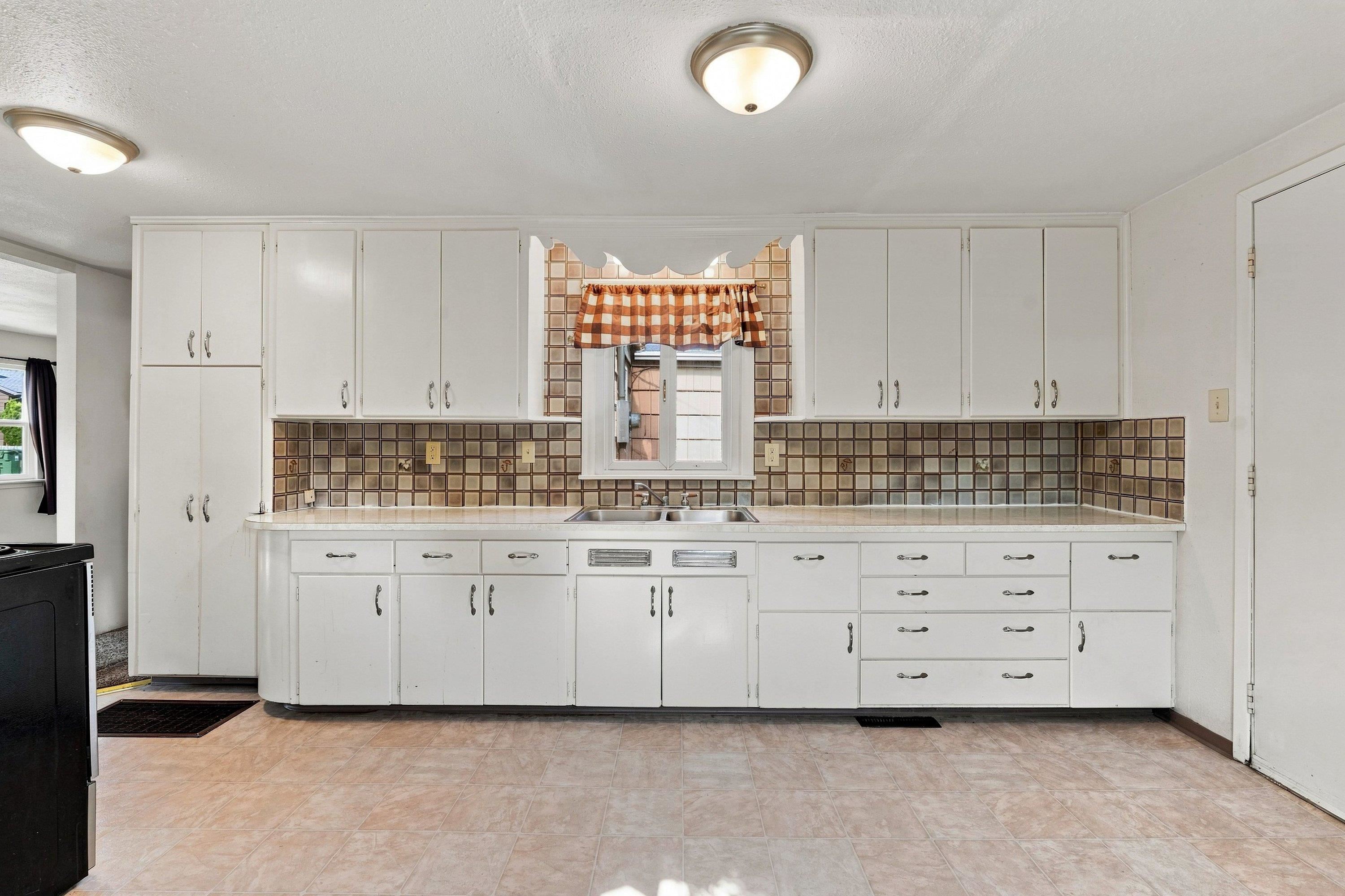 1129 W Bismark Ave - Photo 8