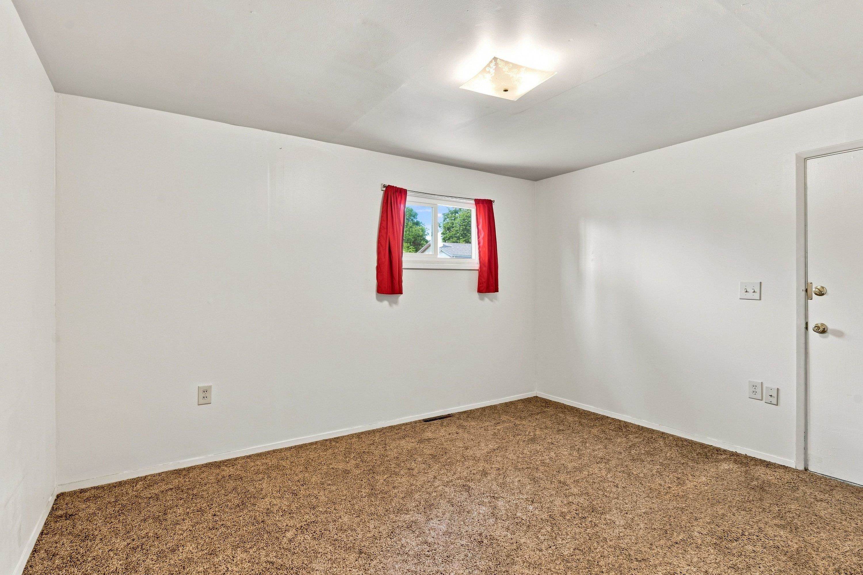 1129 W Bismark Ave - Photo 13