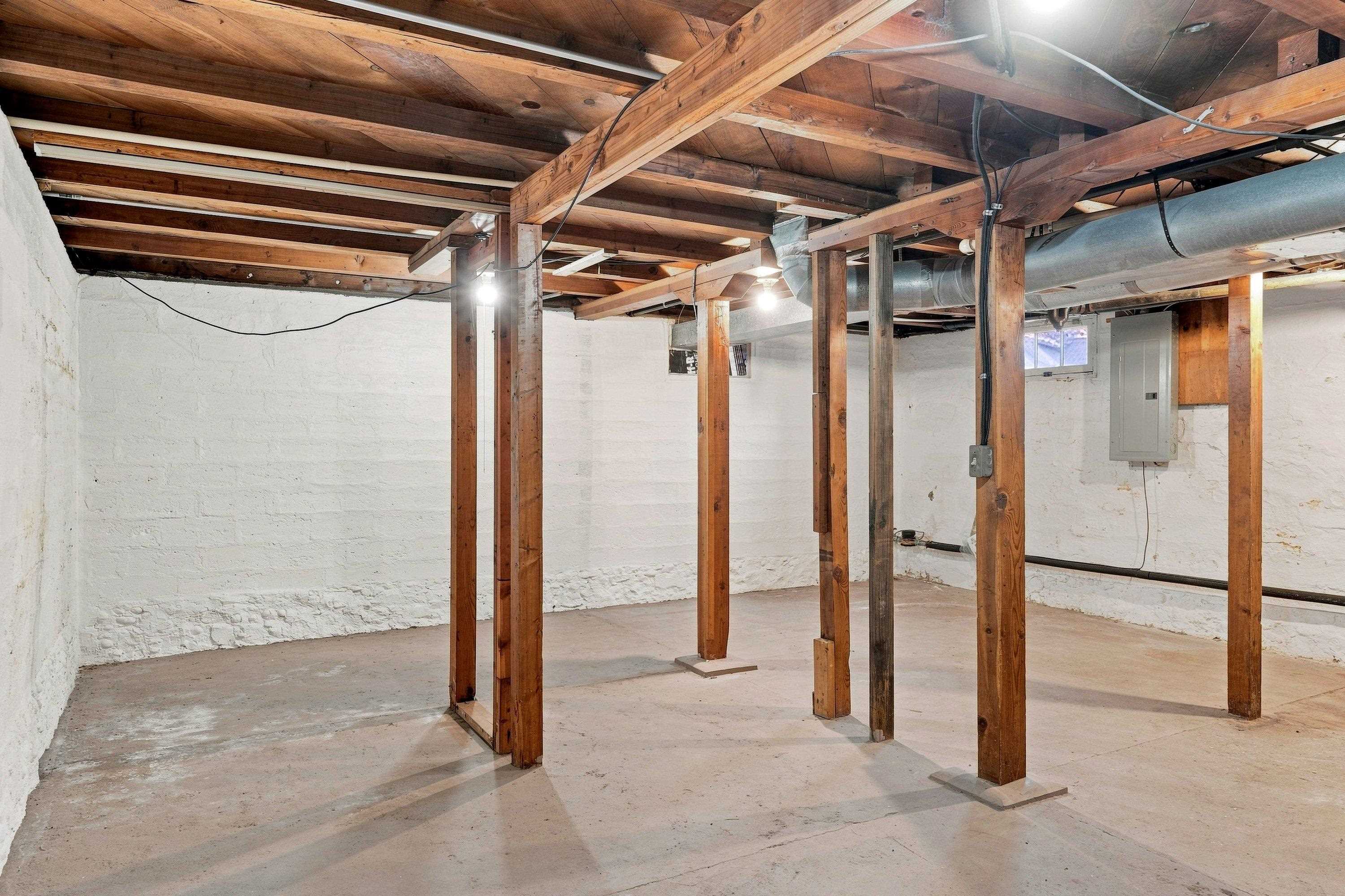 1129 W Bismark Ave - Photo 16