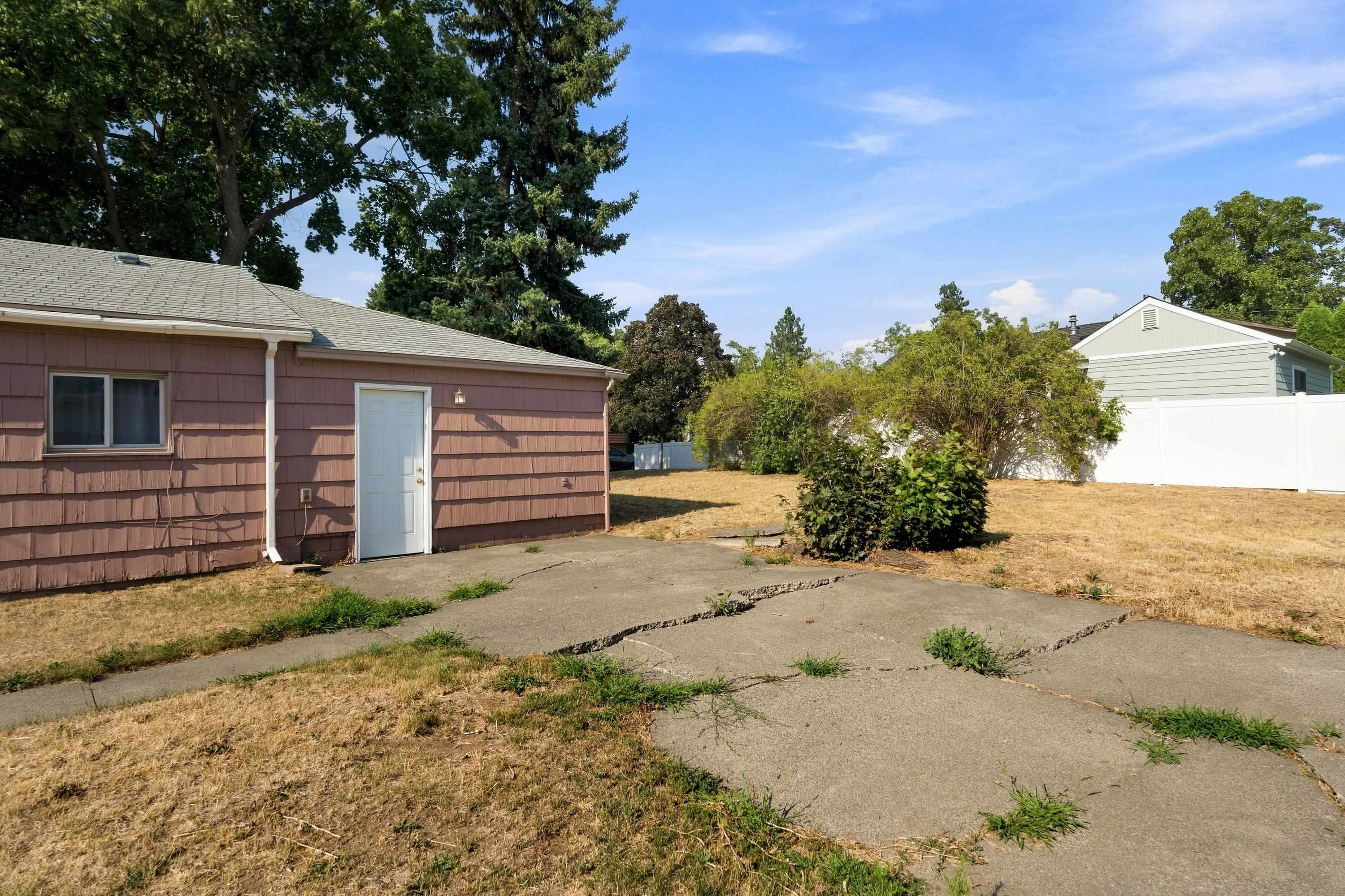 1129 W Bismark Ave - Photo 22