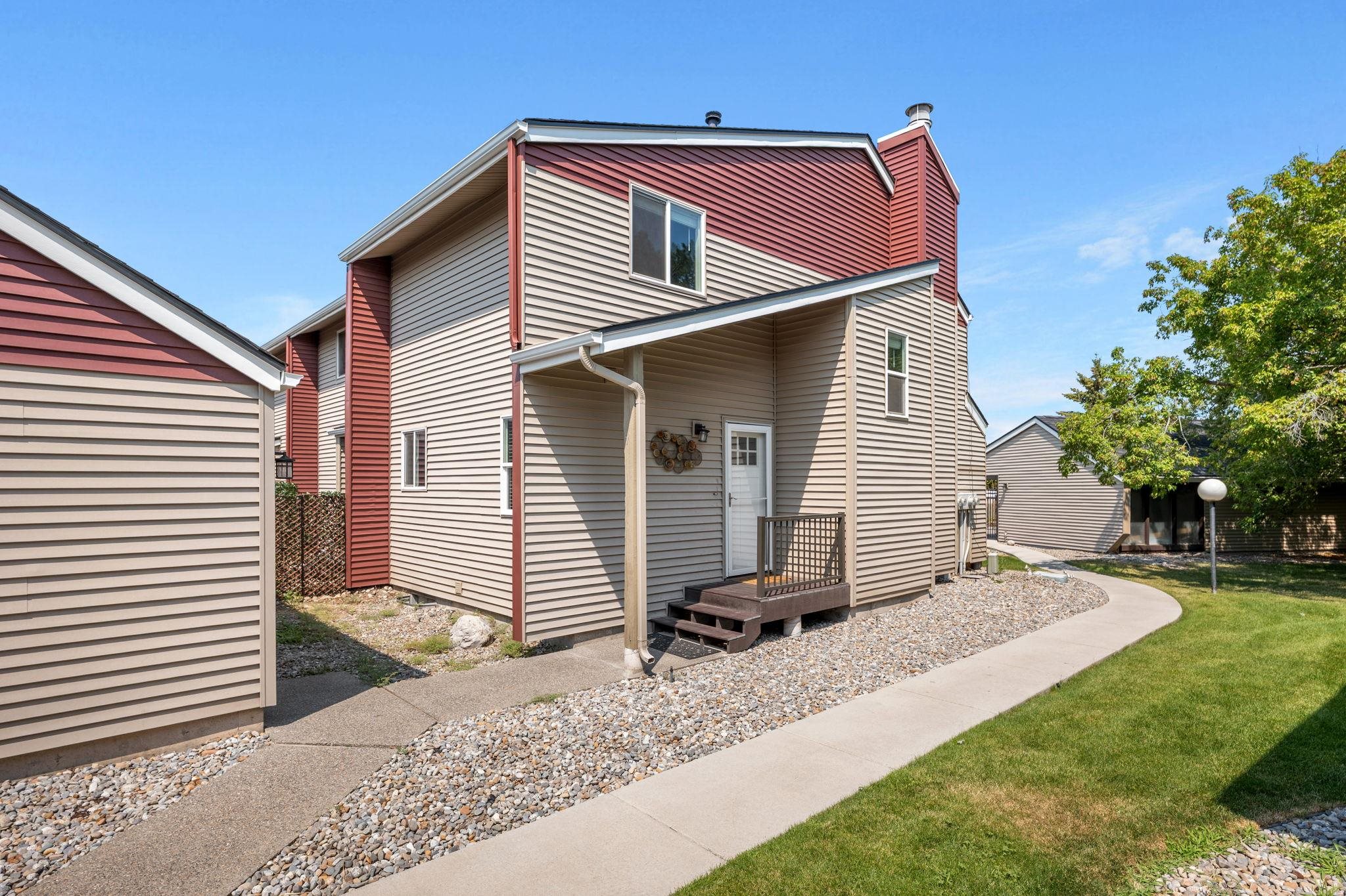23009 E Colt Ln - Photo 1