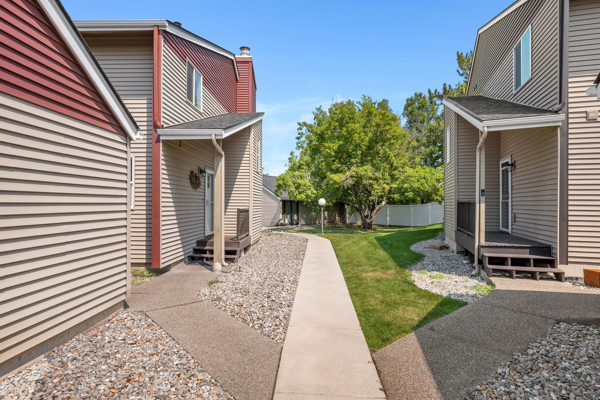 23009 E Colt Ln - Photo 3