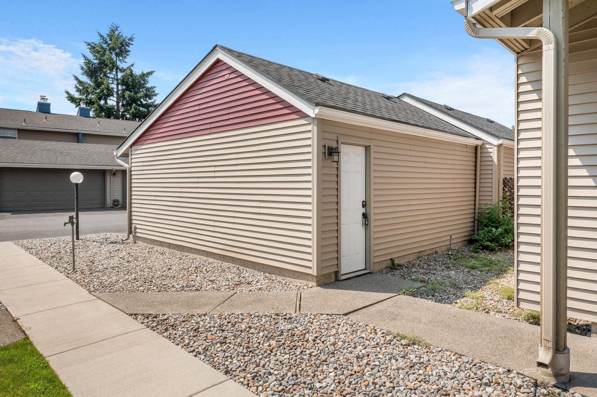 23009 E Colt Ln - Photo 4