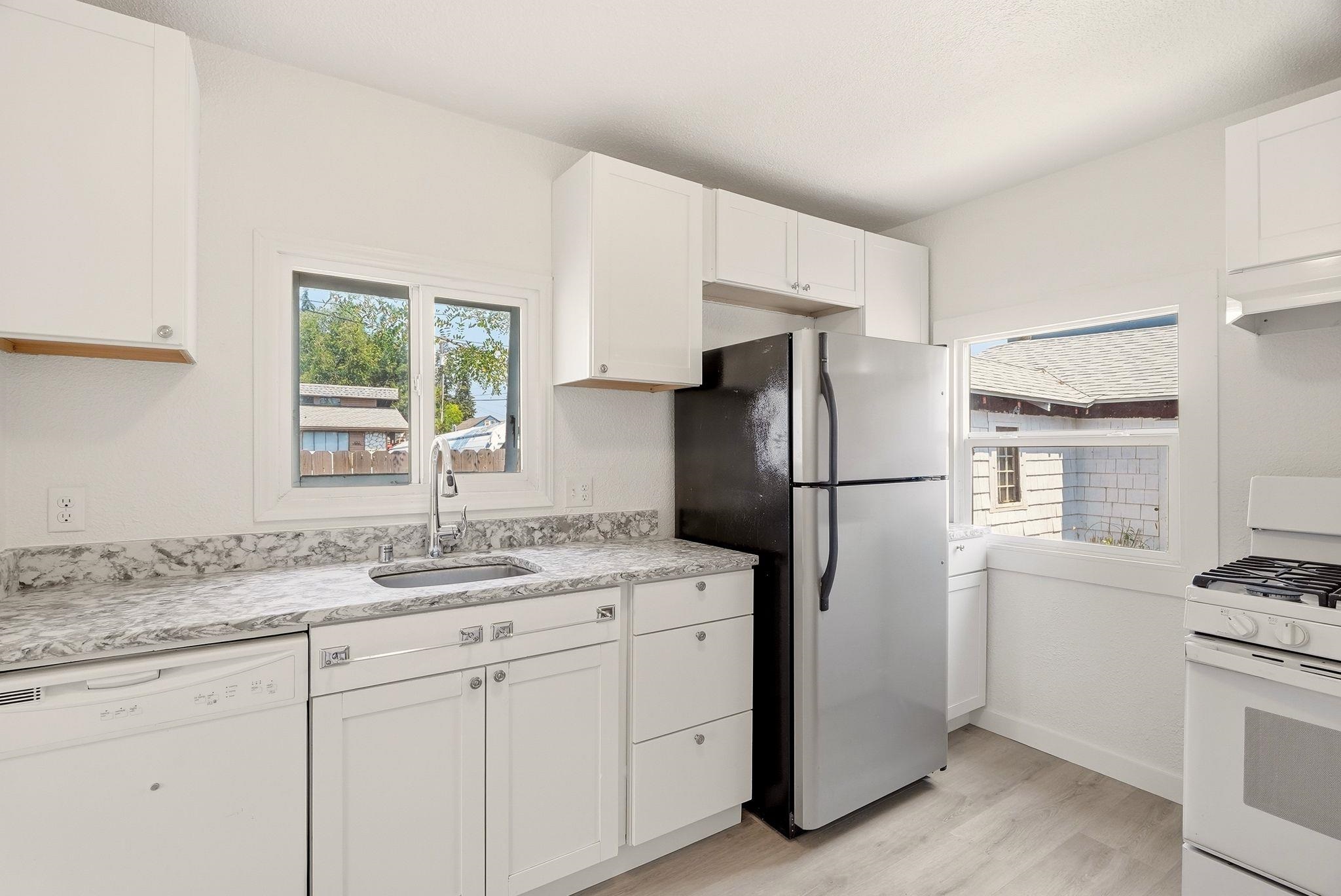 3924 N Madison St - Photo 8
