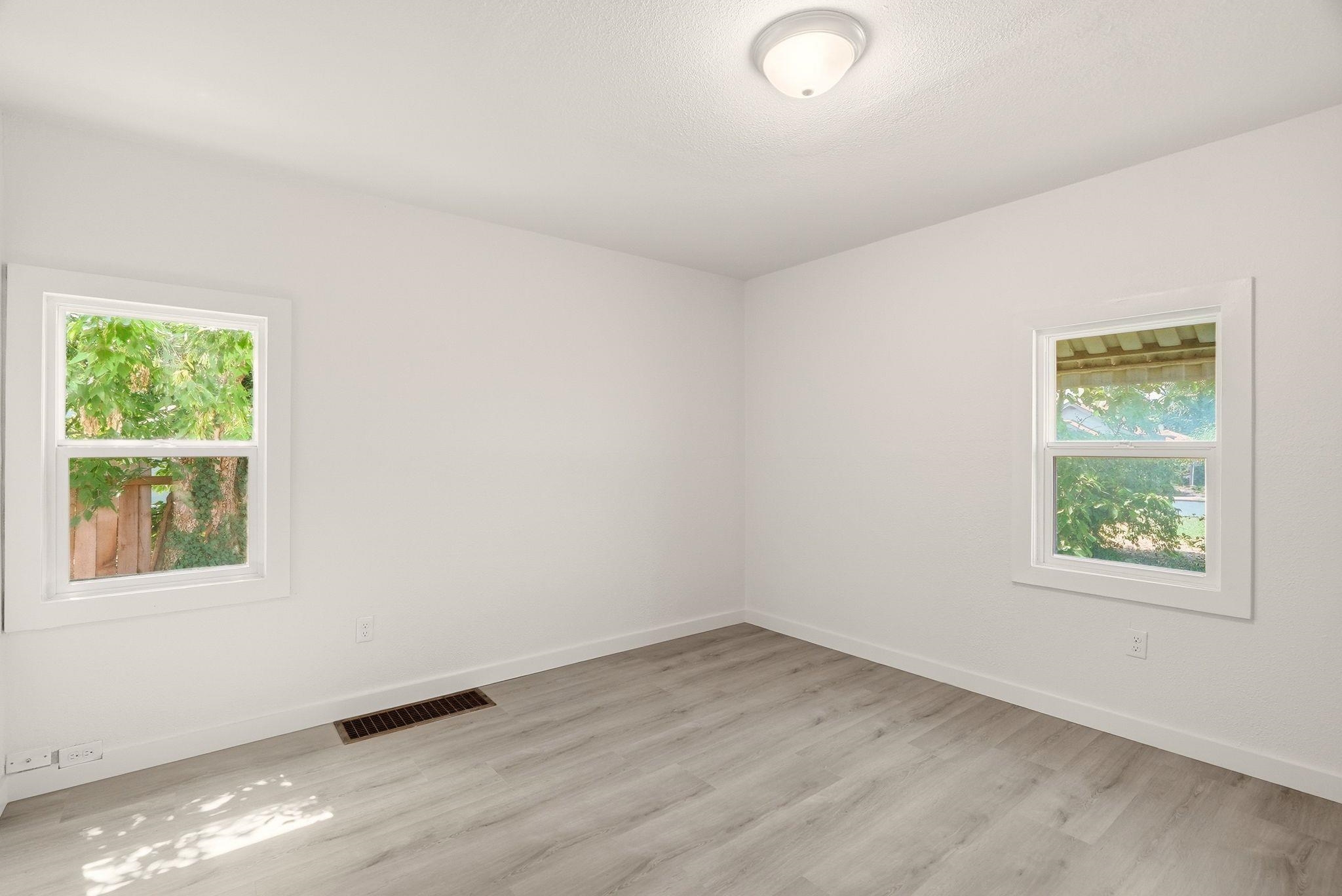 3924 N Madison St - Photo 11