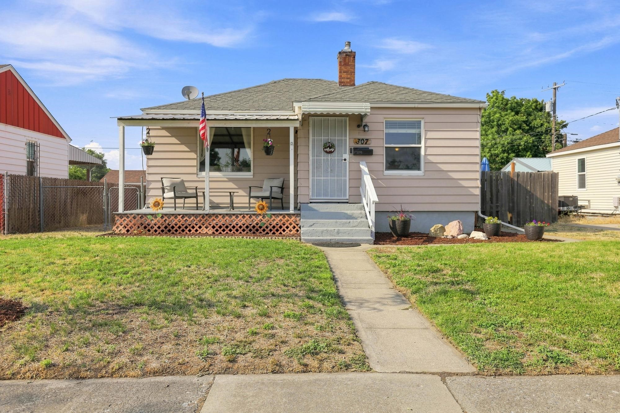 307 E Rockwell Ave - Photo 1