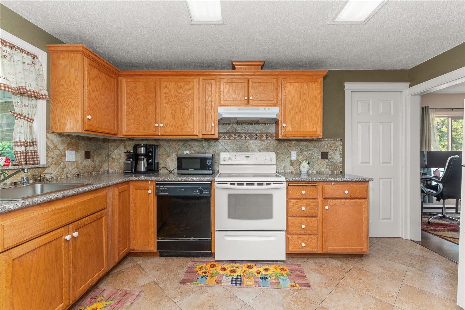 2108 E Providence Ave - Photo 2