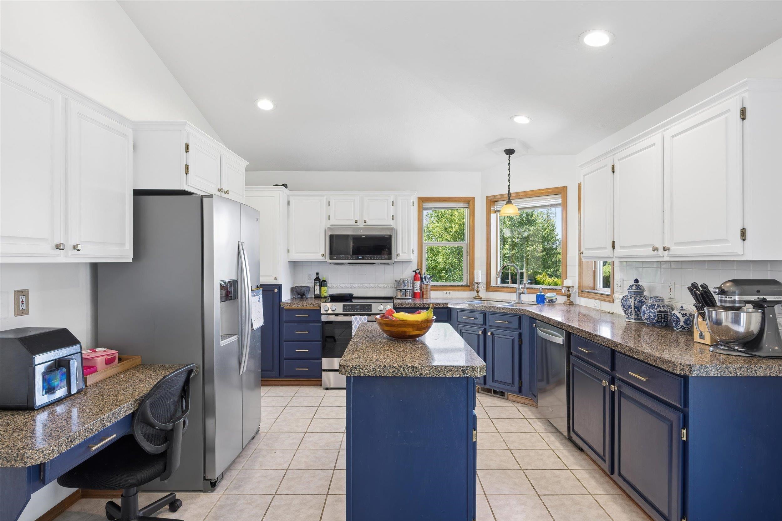 5611 E Nancy Ln - Photo 5