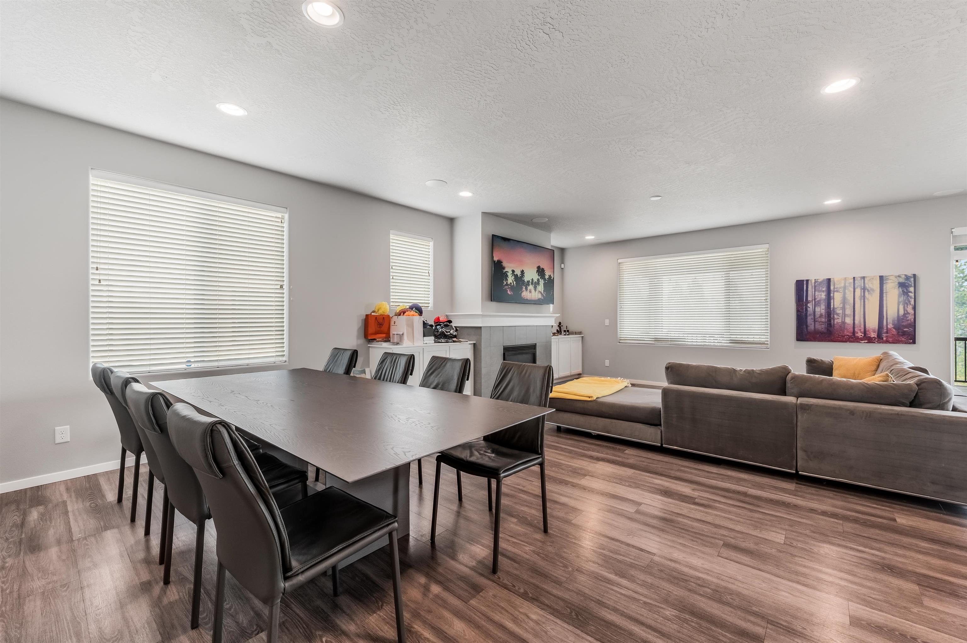 19875 E Riverwalk Ave - Photo 6