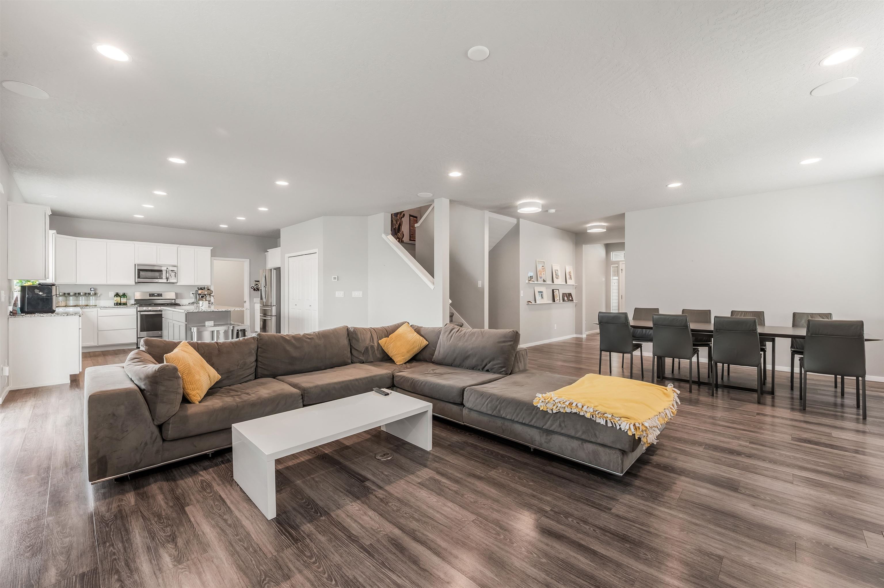 19875 E Riverwalk Ave - Photo 8