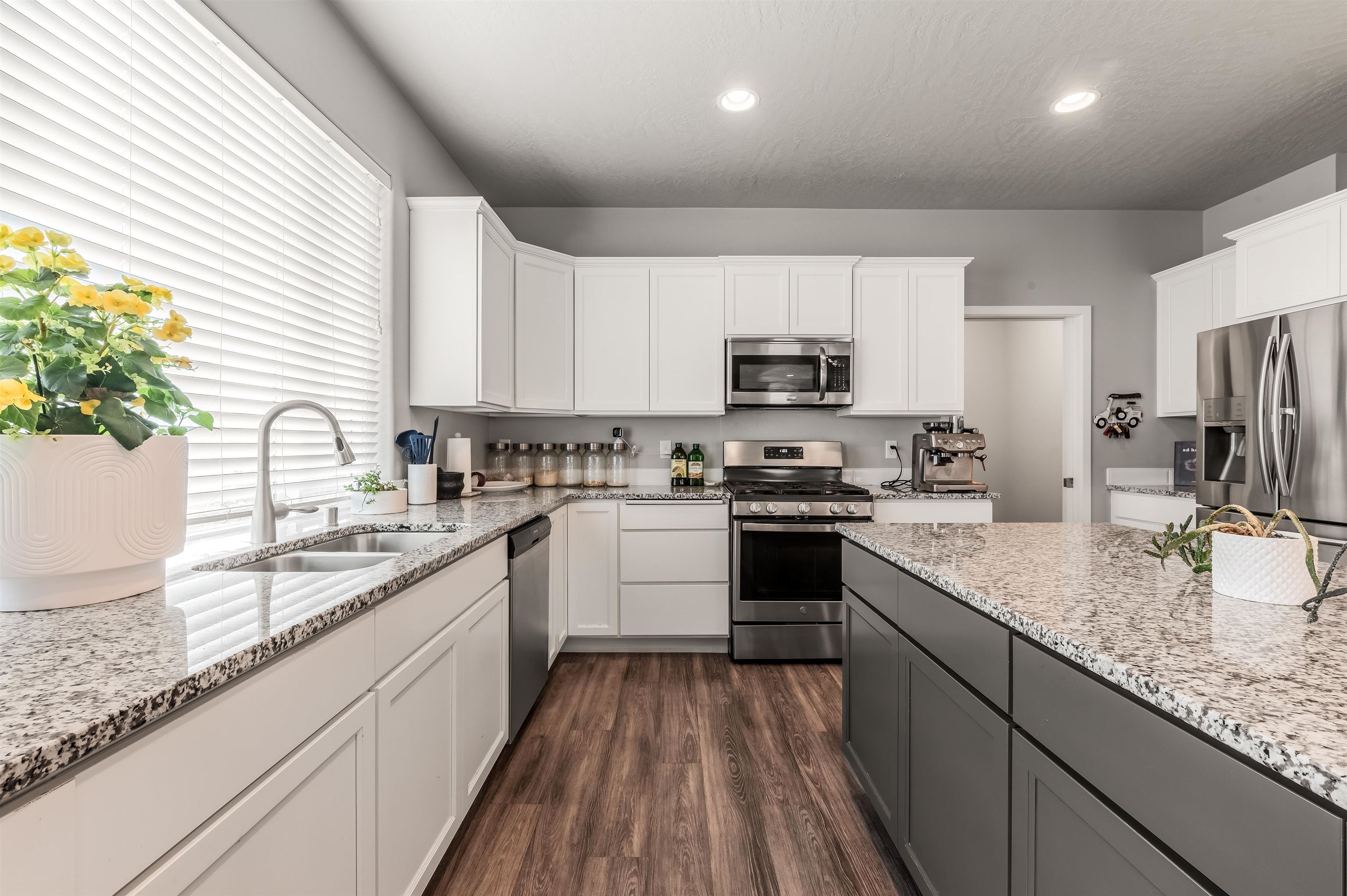 19875 E Riverwalk Ave - Photo 10