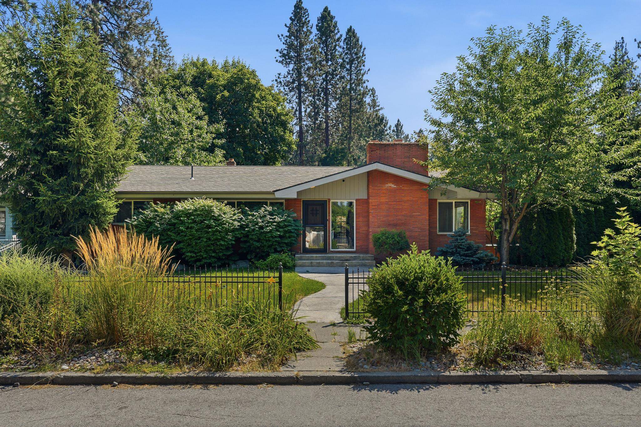 1210 E 17TH Ave - Photo 2