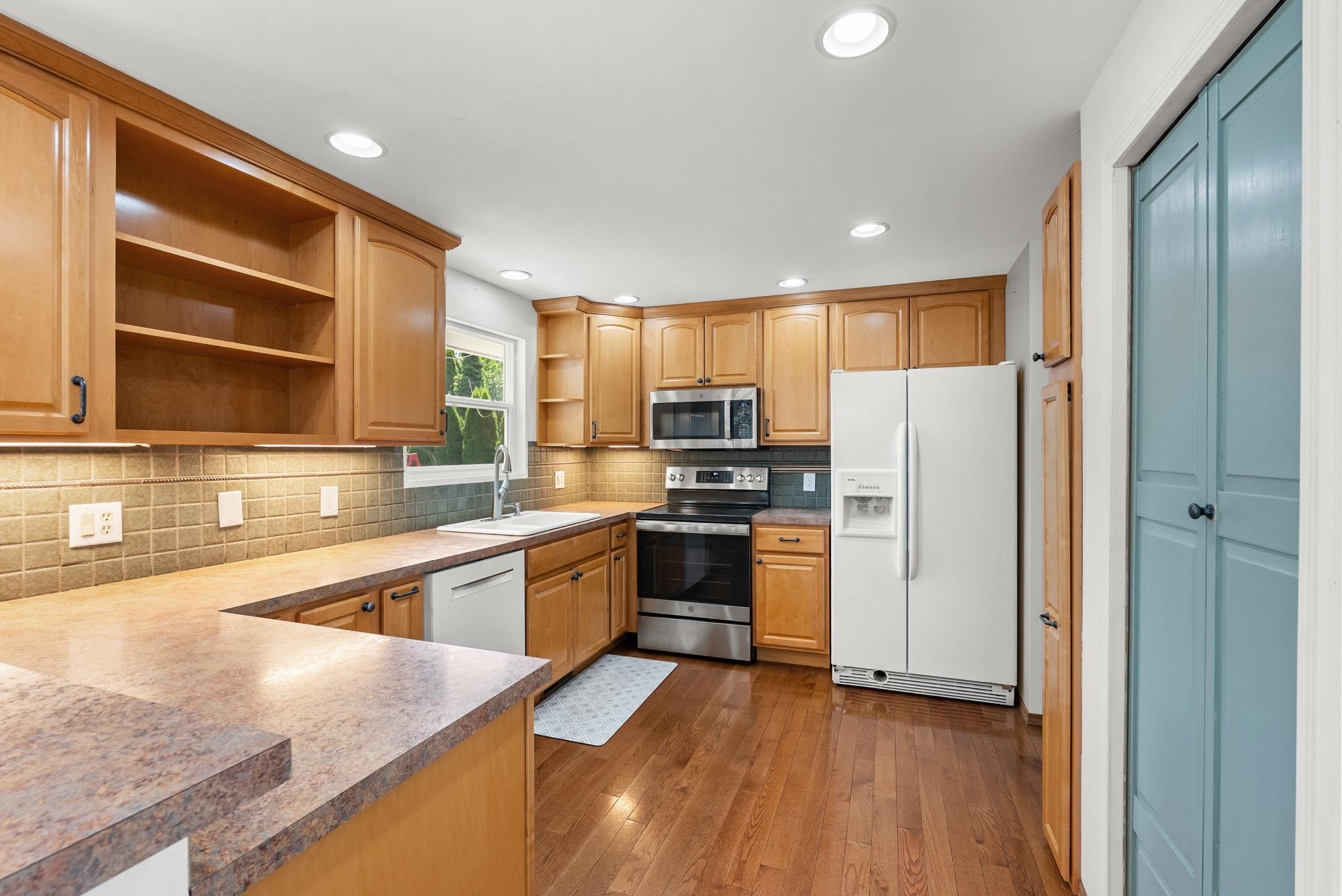 2504 E 40TH Ave - Photo 15