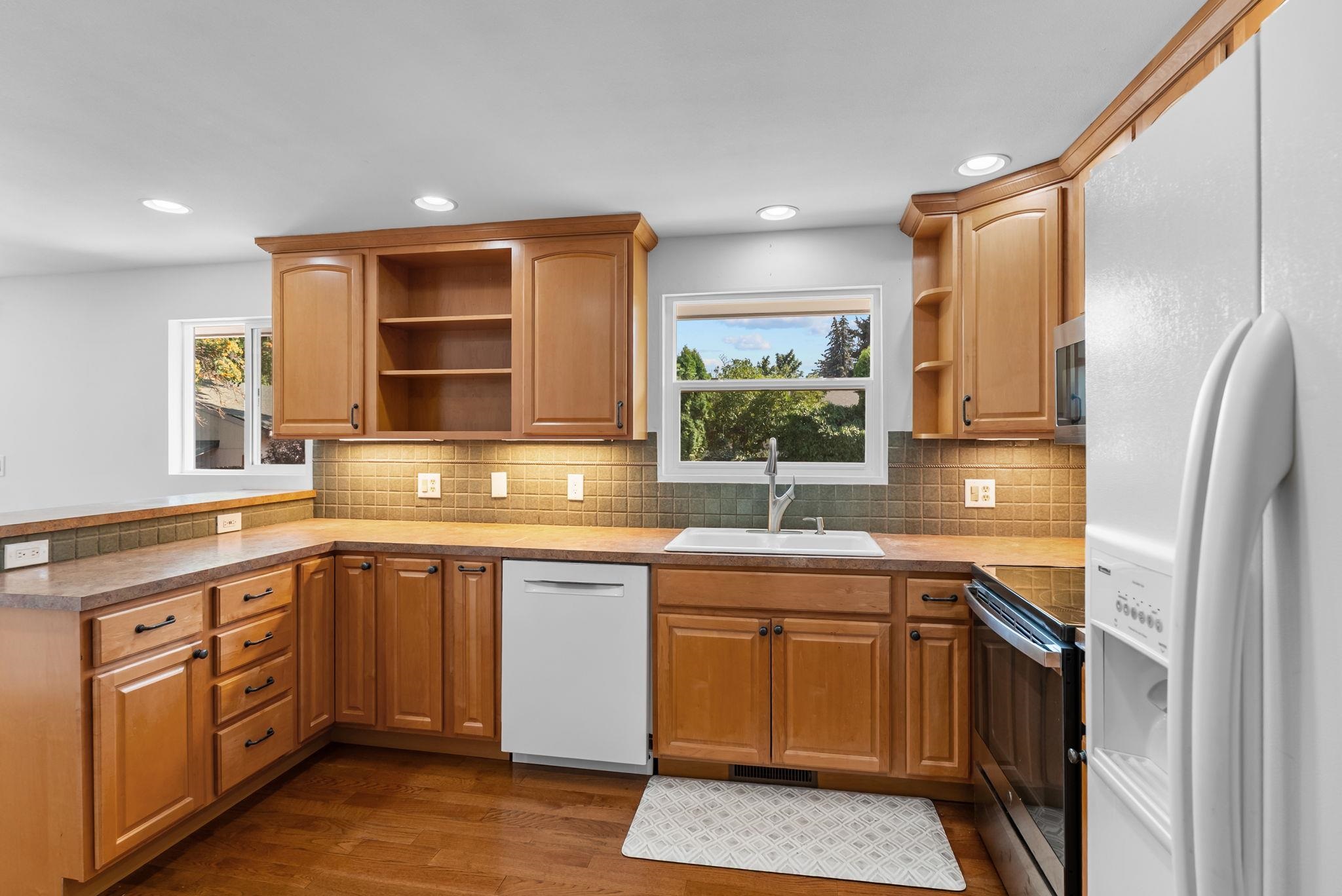 2504 E 40TH Ave - Photo 17