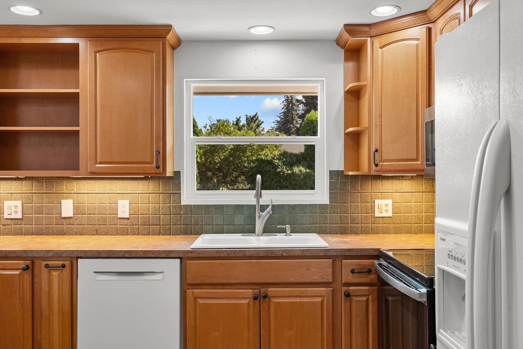 2504 E 40TH Ave - Photo 18