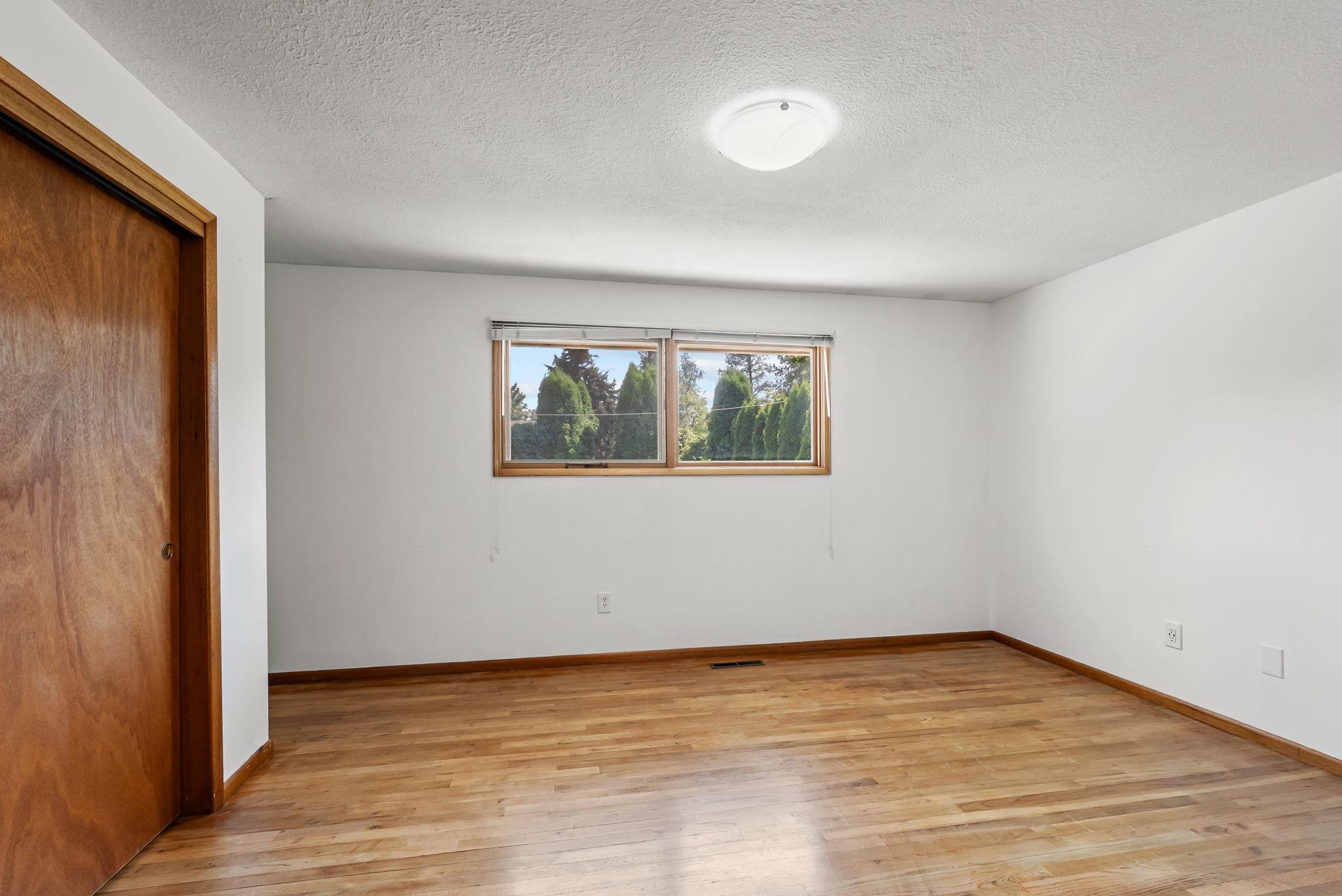 2504 E 40TH Ave - Photo 20