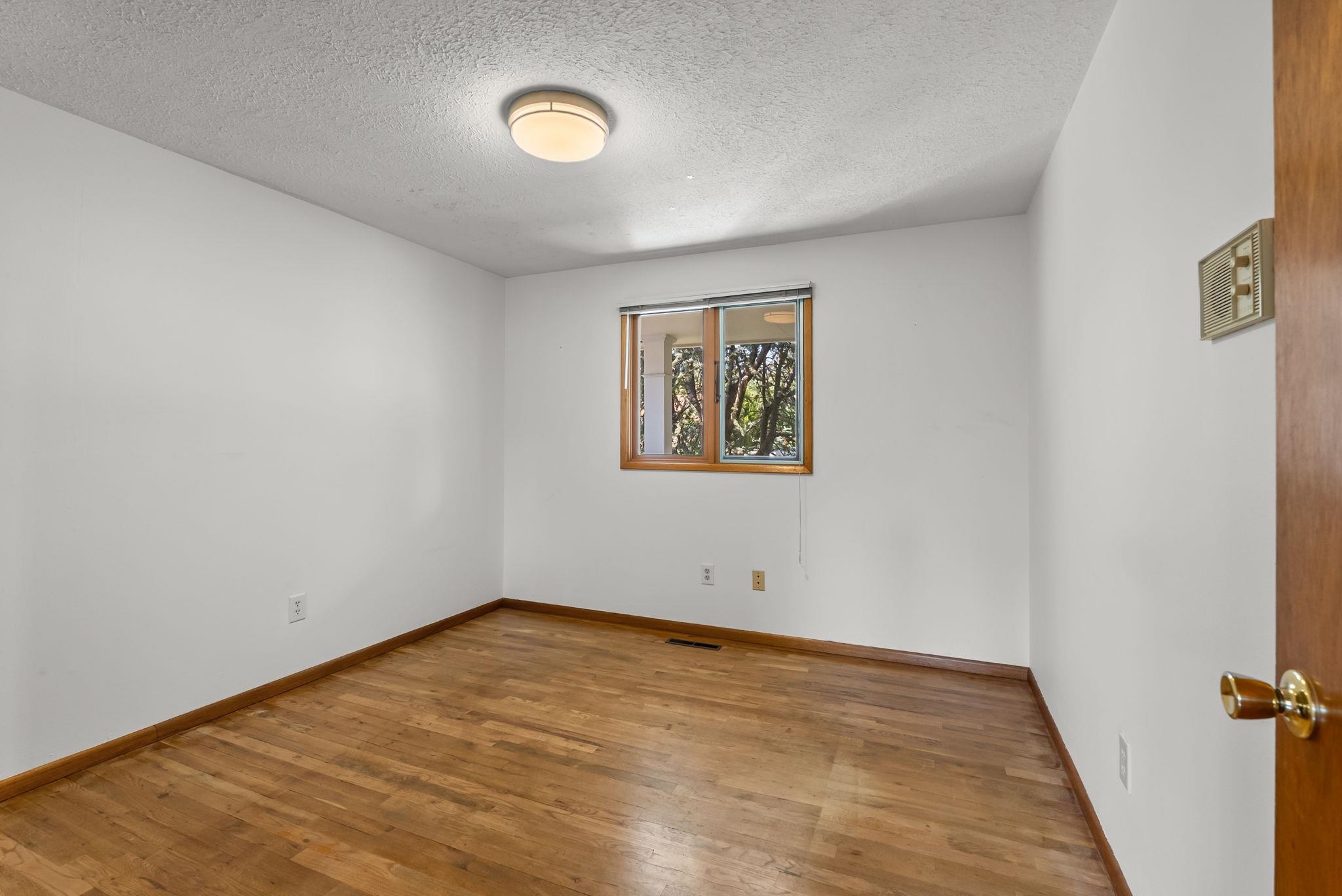 2504 E 40TH Ave - Photo 23