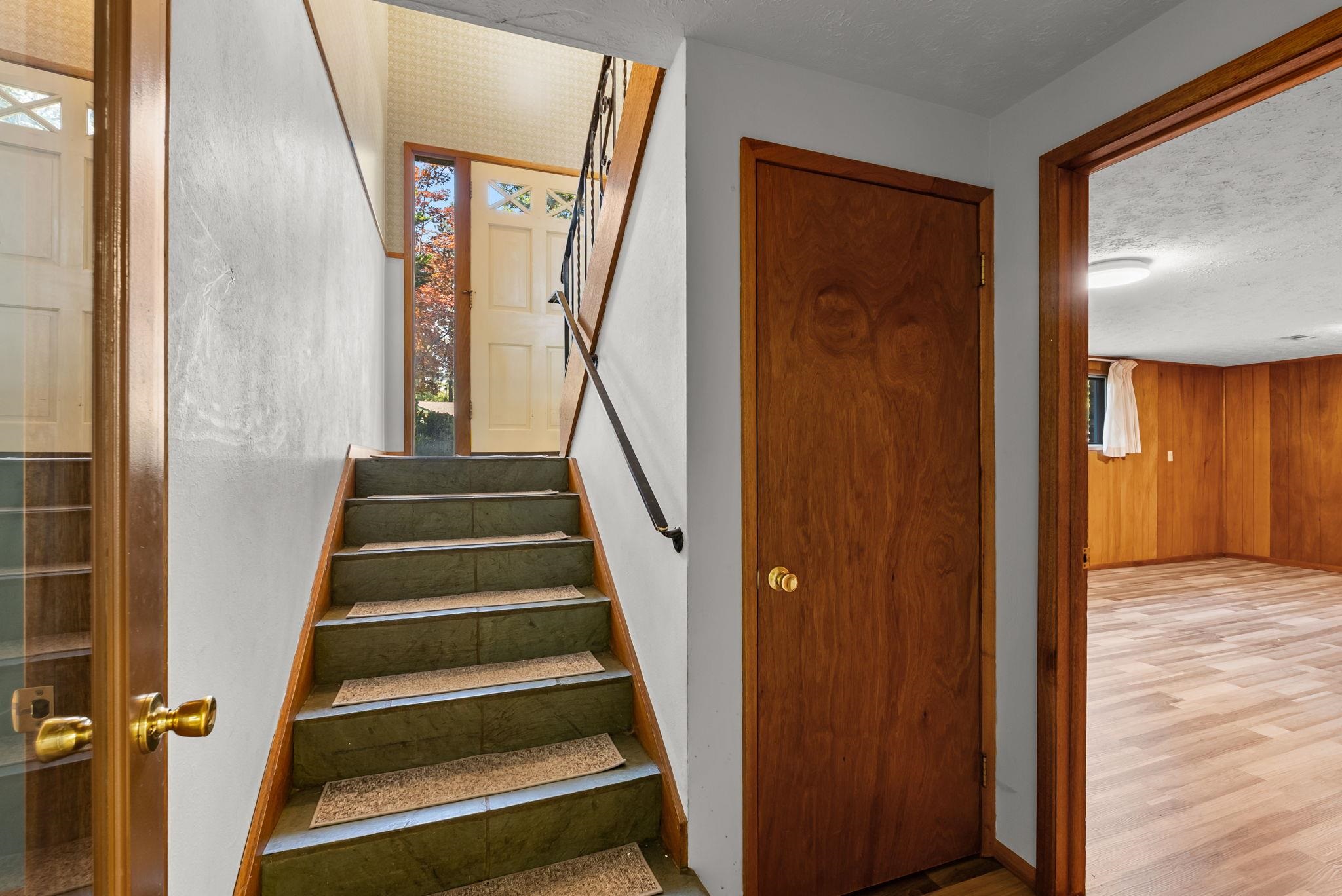 2504 E 40TH Ave - Photo 26