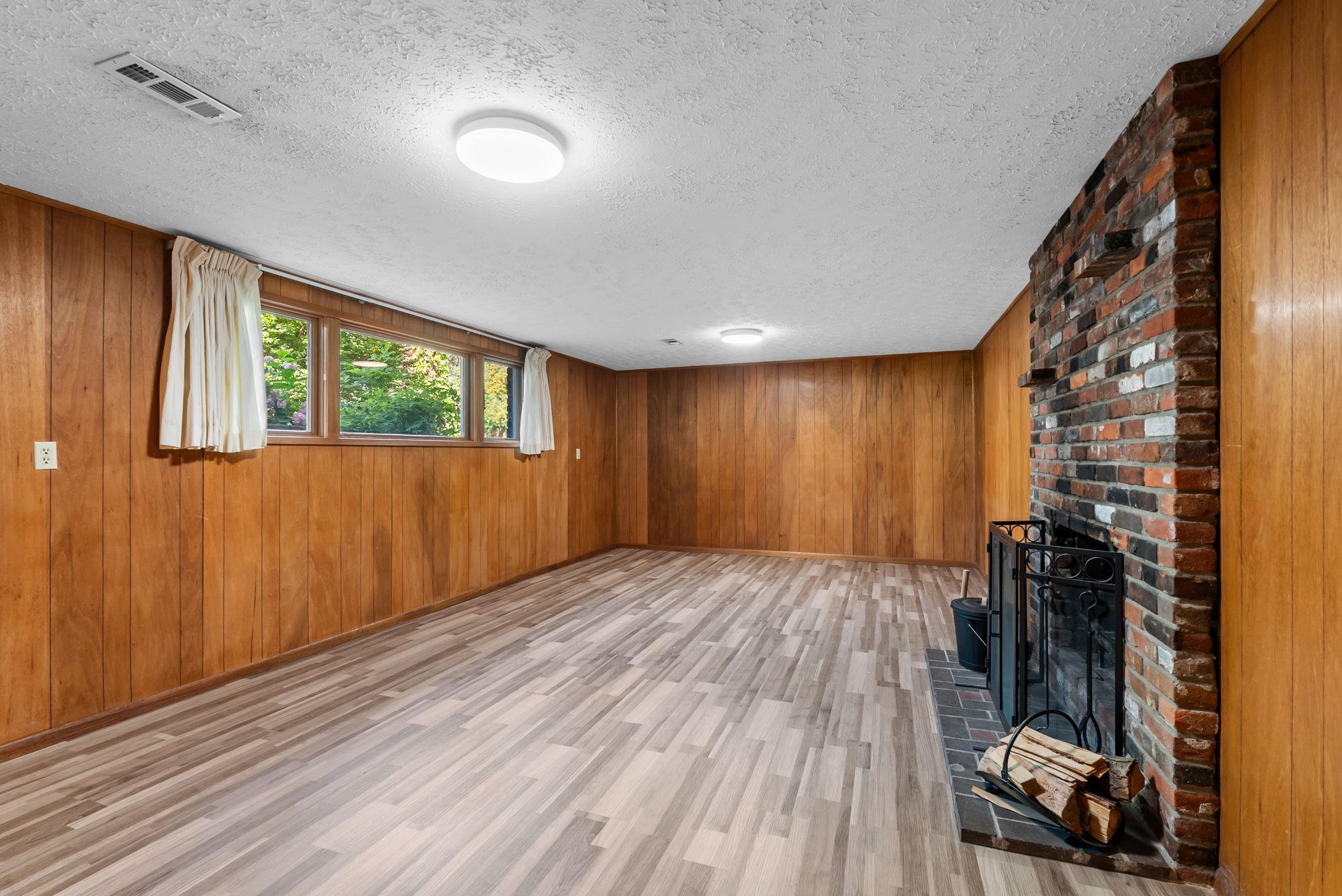 2504 E 40TH Ave - Photo 27