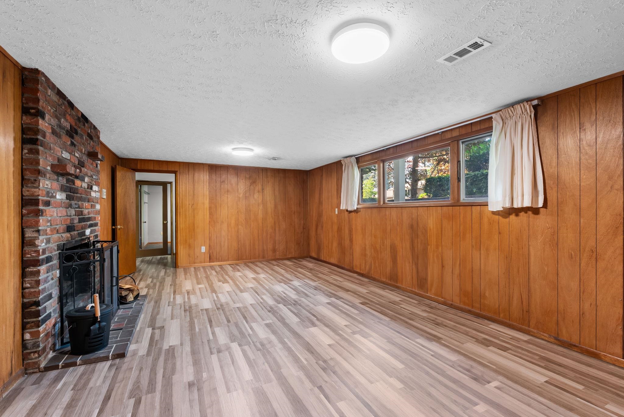 2504 E 40TH Ave - Photo 28