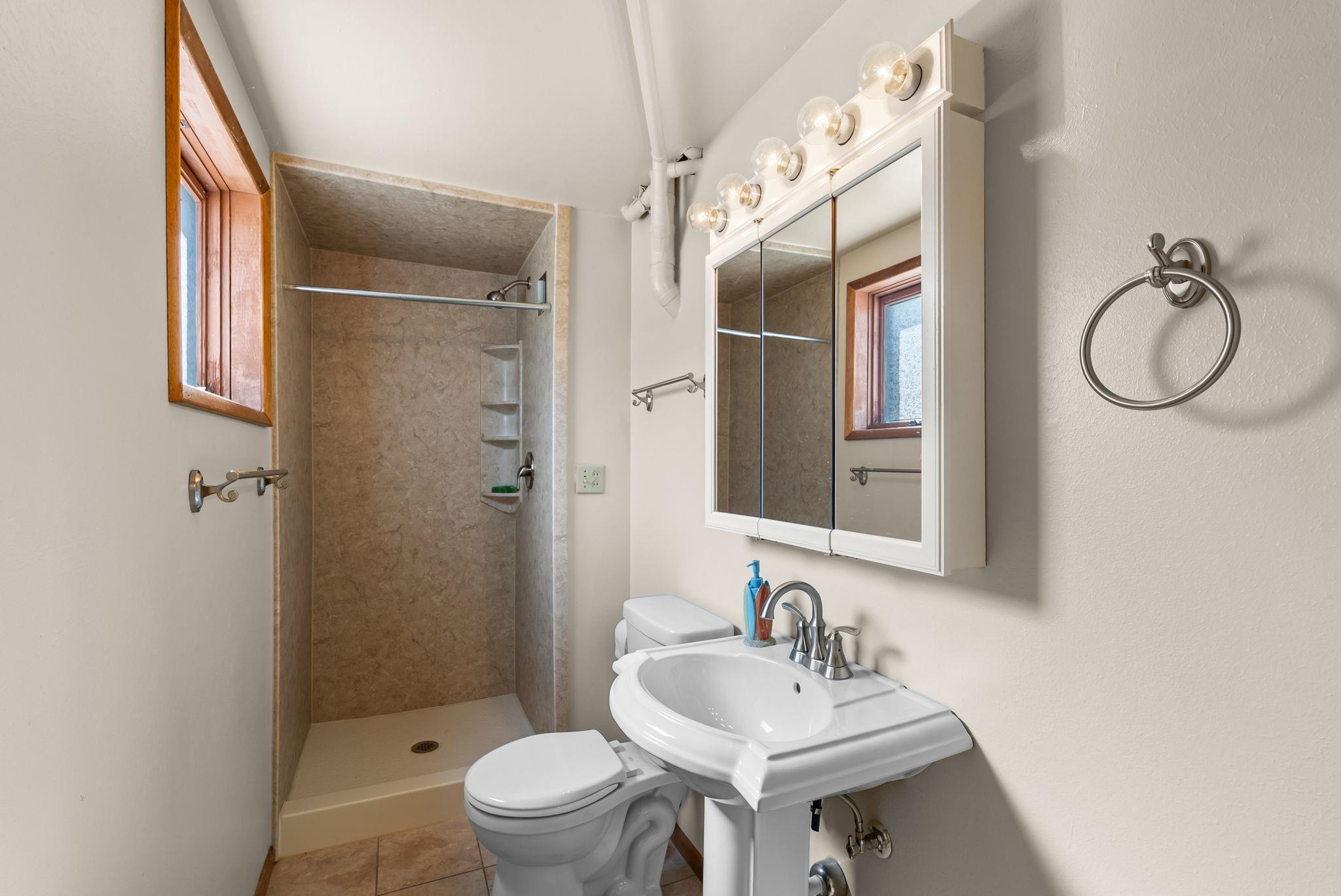 2504 E 40TH Ave - Photo 33