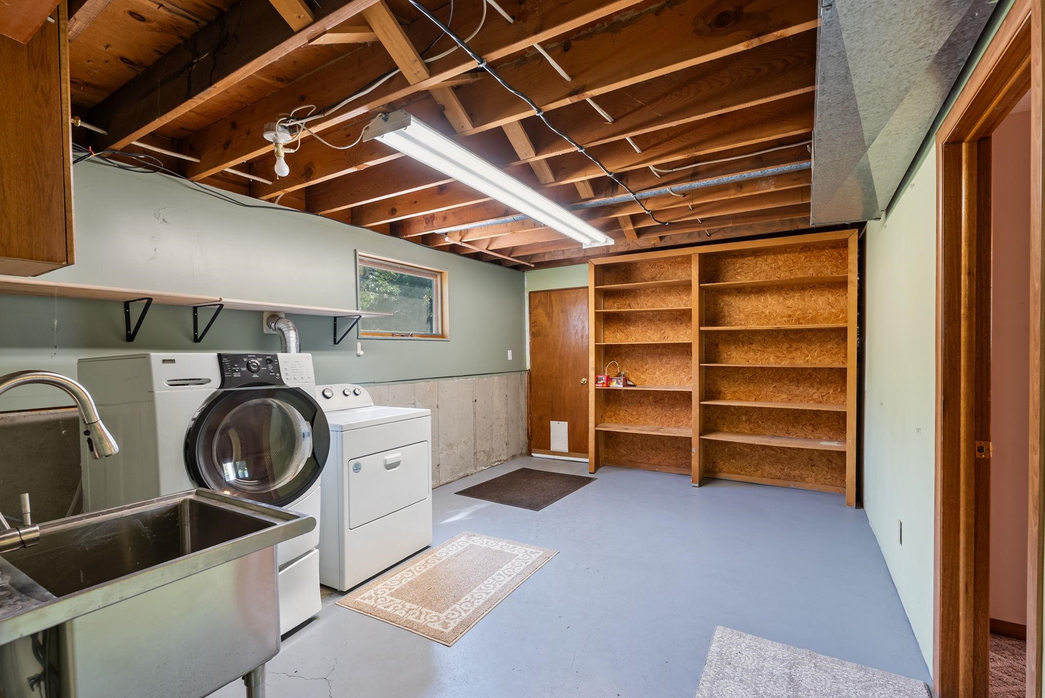 2504 E 40TH Ave - Photo 34