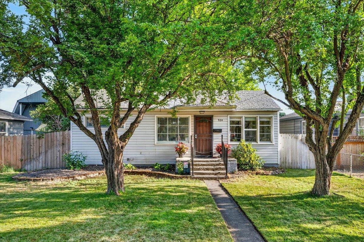904 E Joseph Ave - Photo 2
