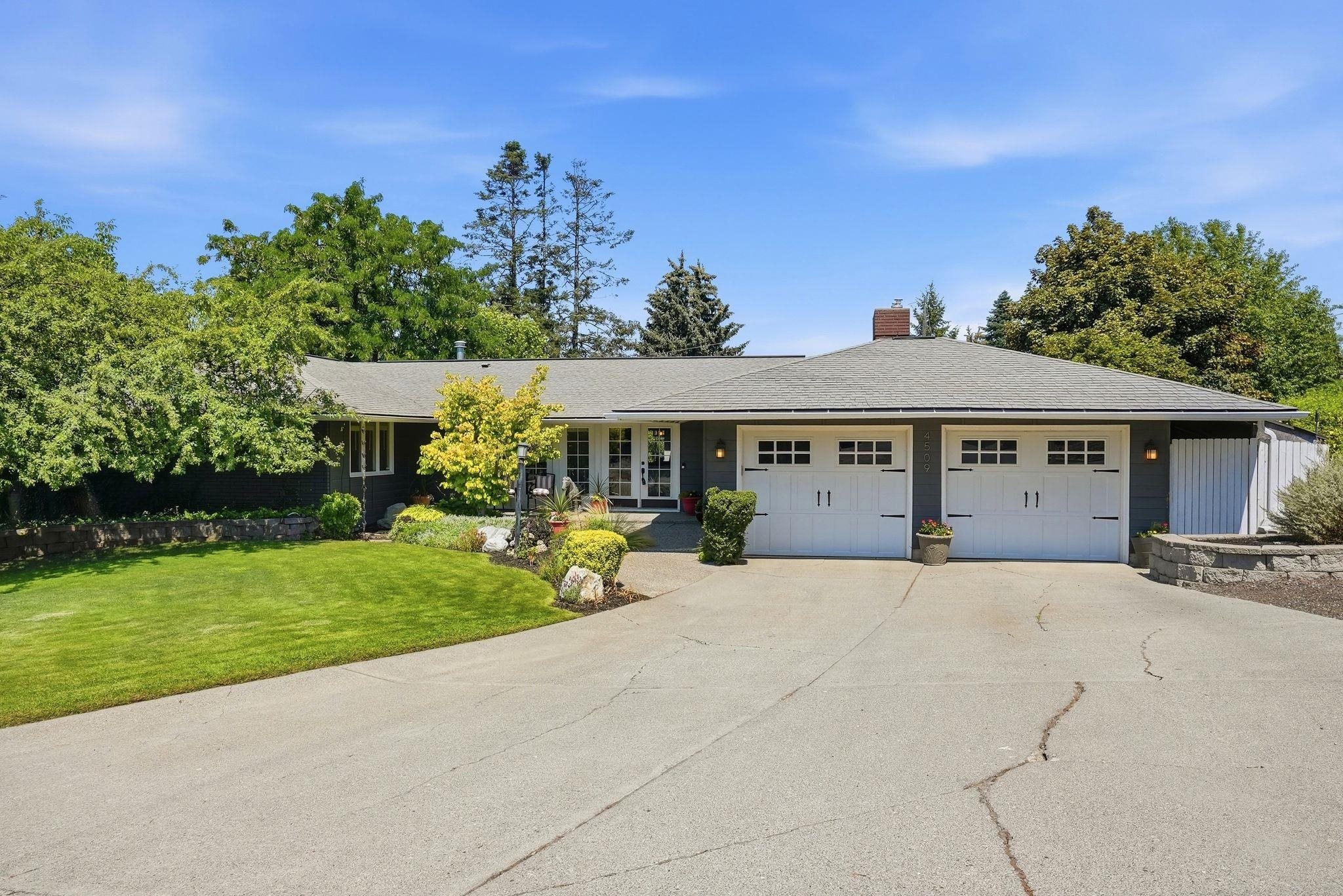 4509 E 56th Ave - Photo 2