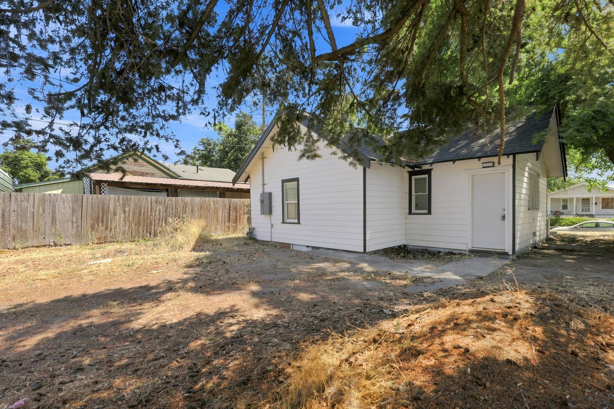 1103 E Broad Ave - Photo 21