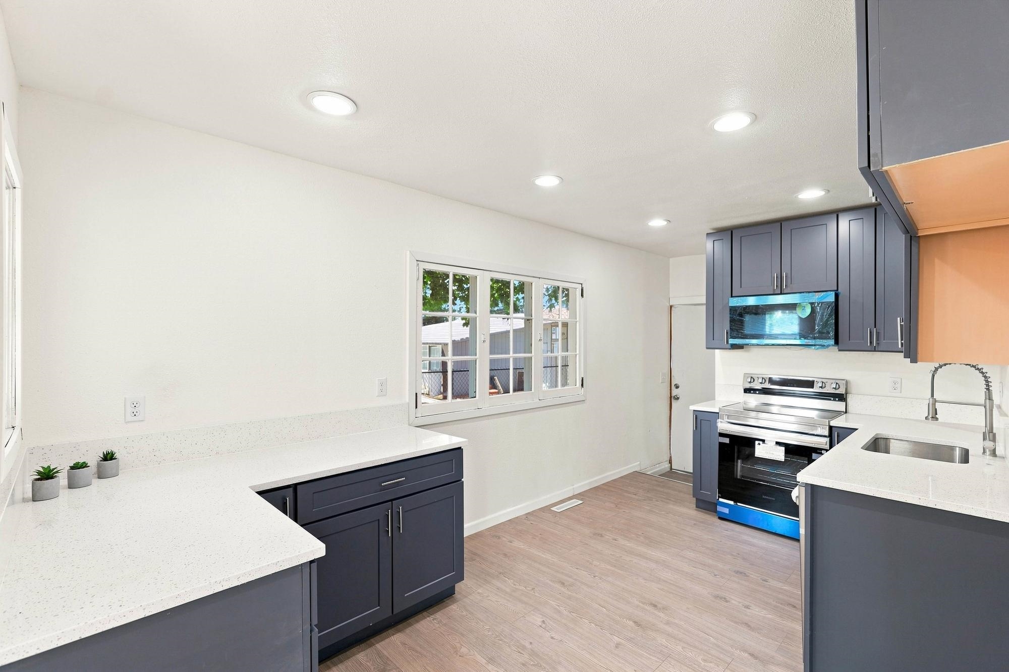 1103 E Broad Ave - Photo 8
