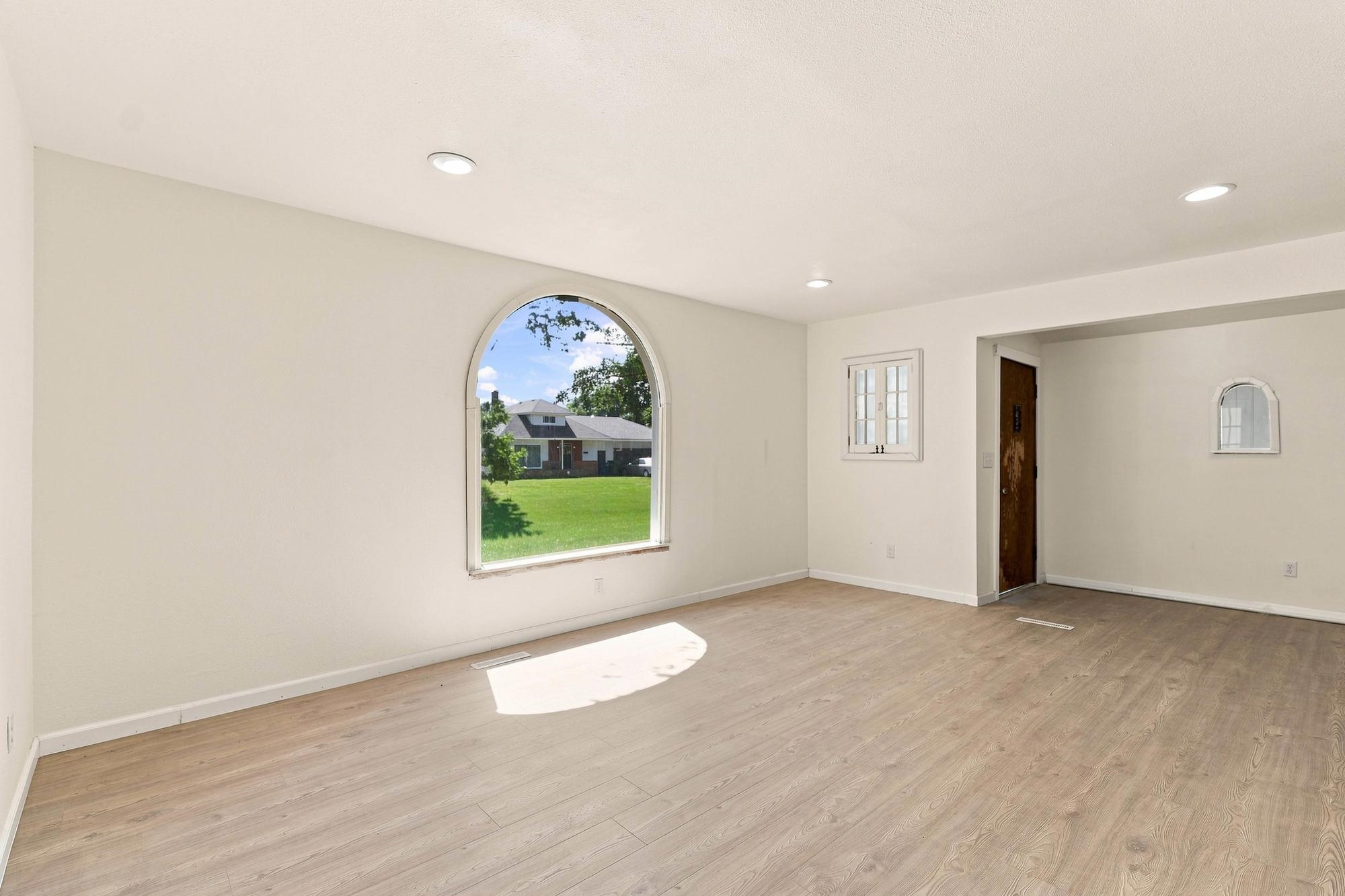 1103 E Broad Ave - Photo 7
