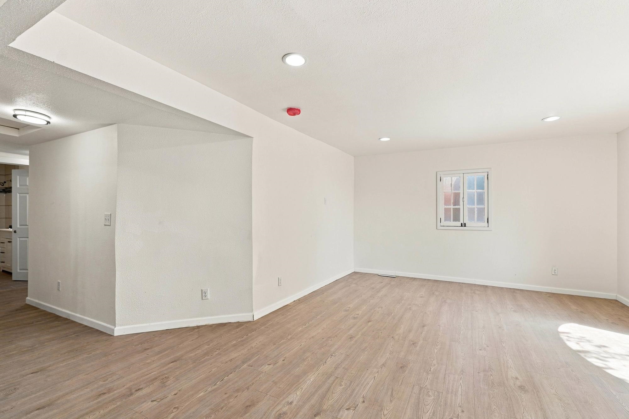 1103 E Broad Ave - Photo 6