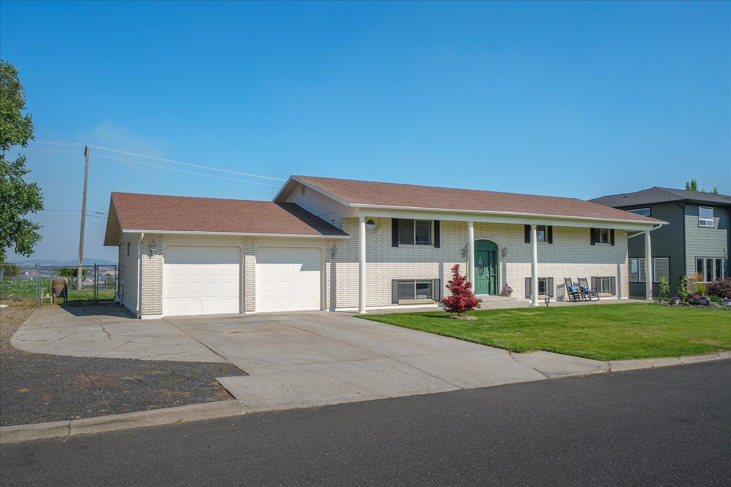 8116 N N Panorama Dr - Photo 1