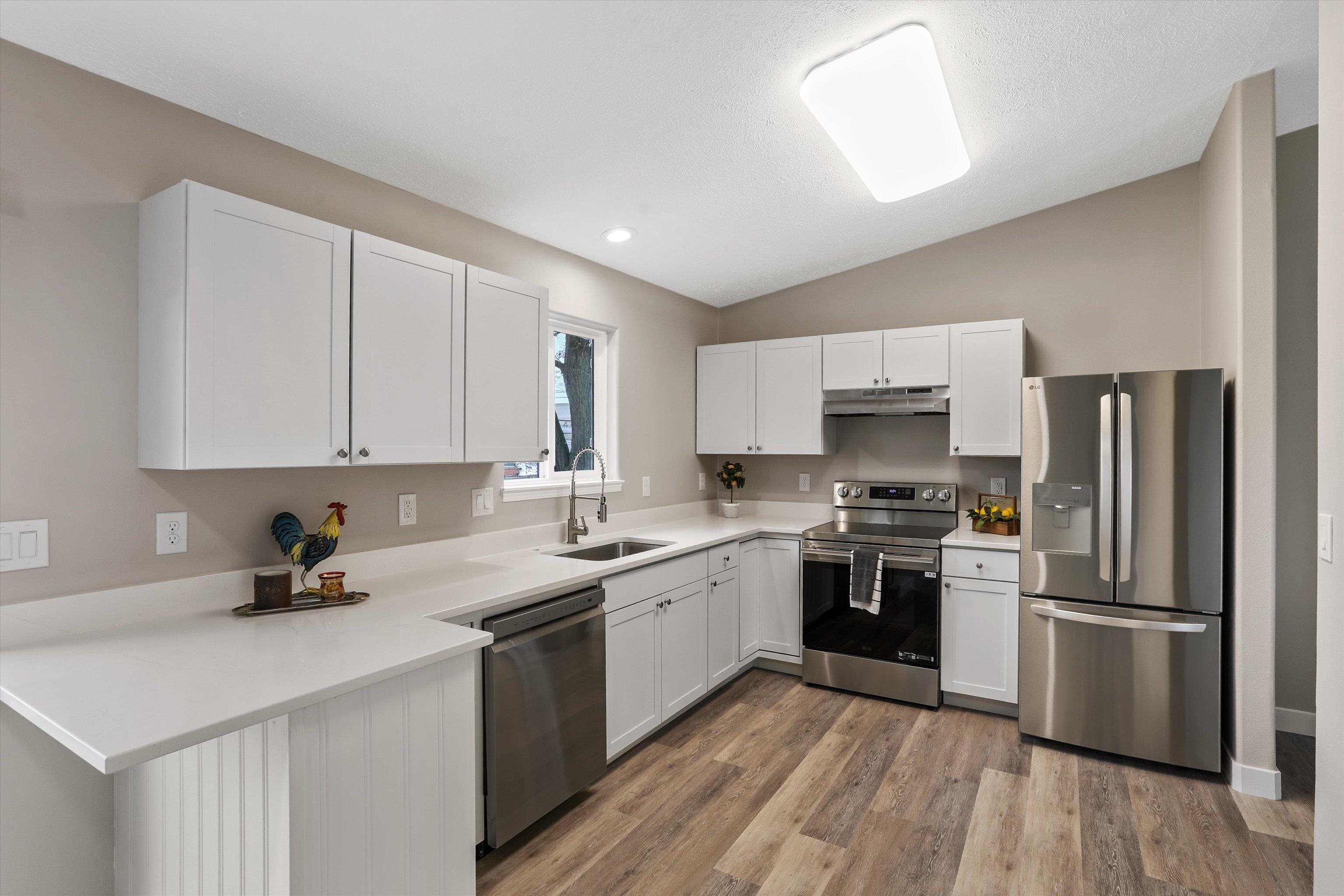 308 E Crown Ave - Photo 5