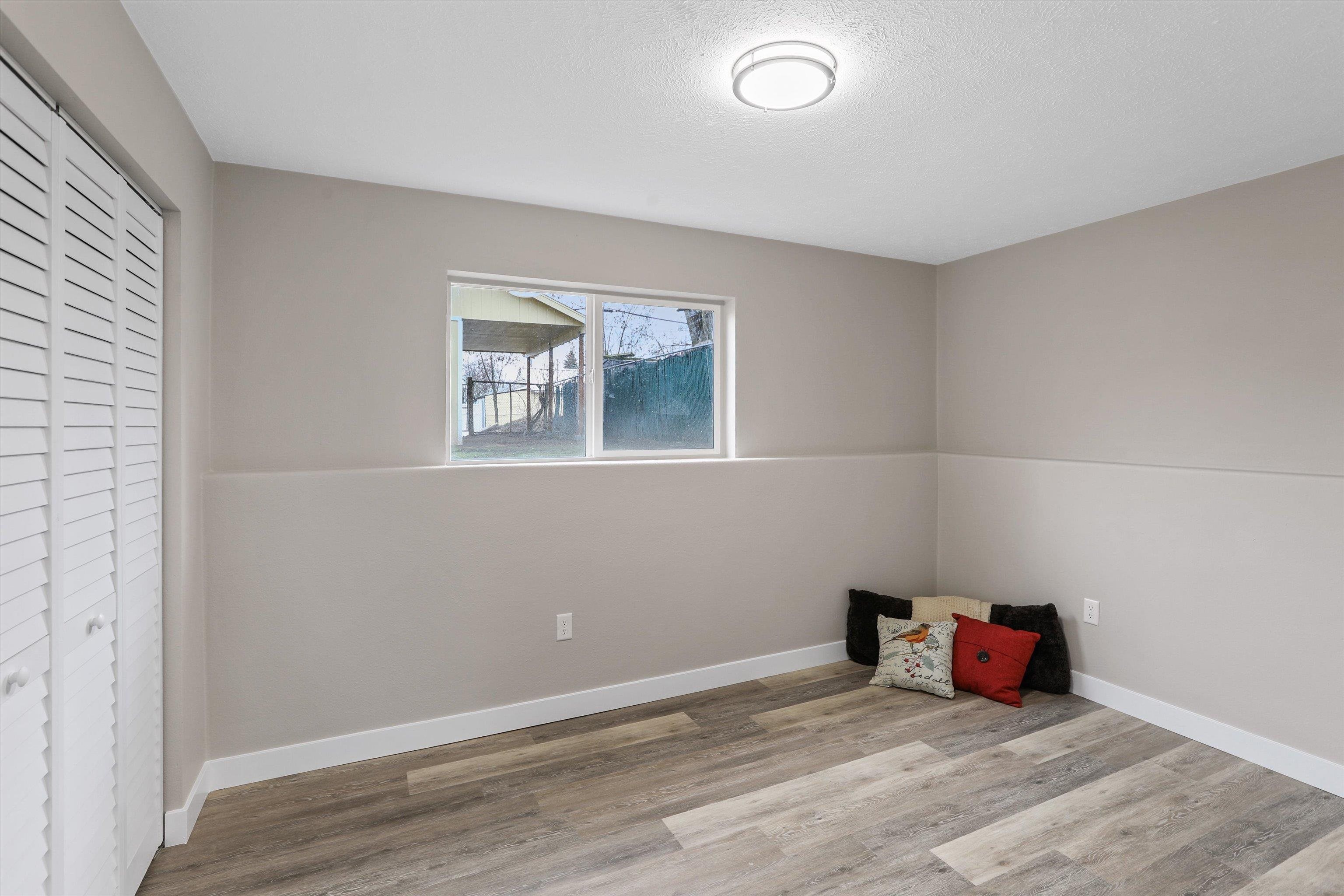 308 E Crown Ave - Photo 11