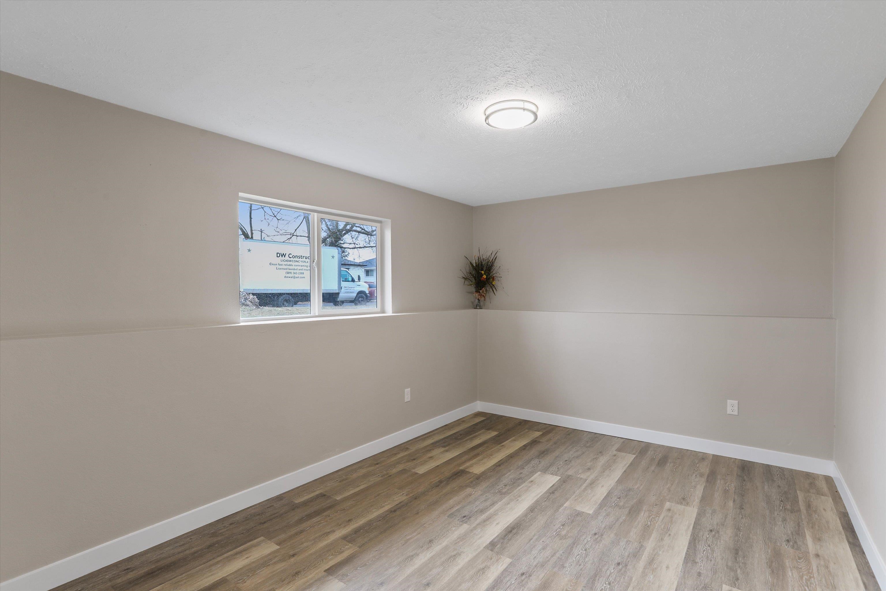 308 E Crown Ave - Photo 13